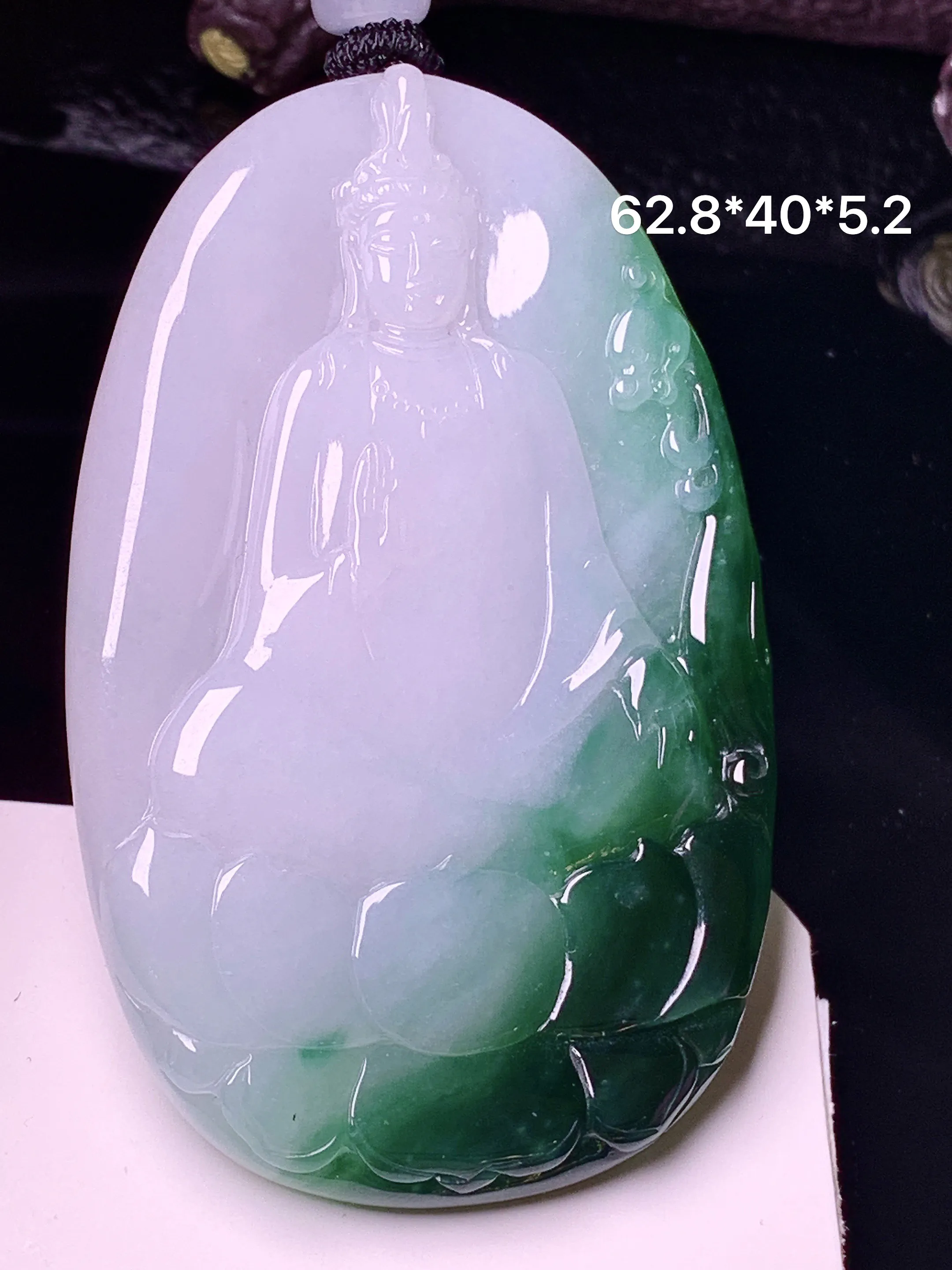 飘绿观音吊坠 玉质细腻 水润亮眼 色泽艳丽 整体尺寸62.8*40*5.2