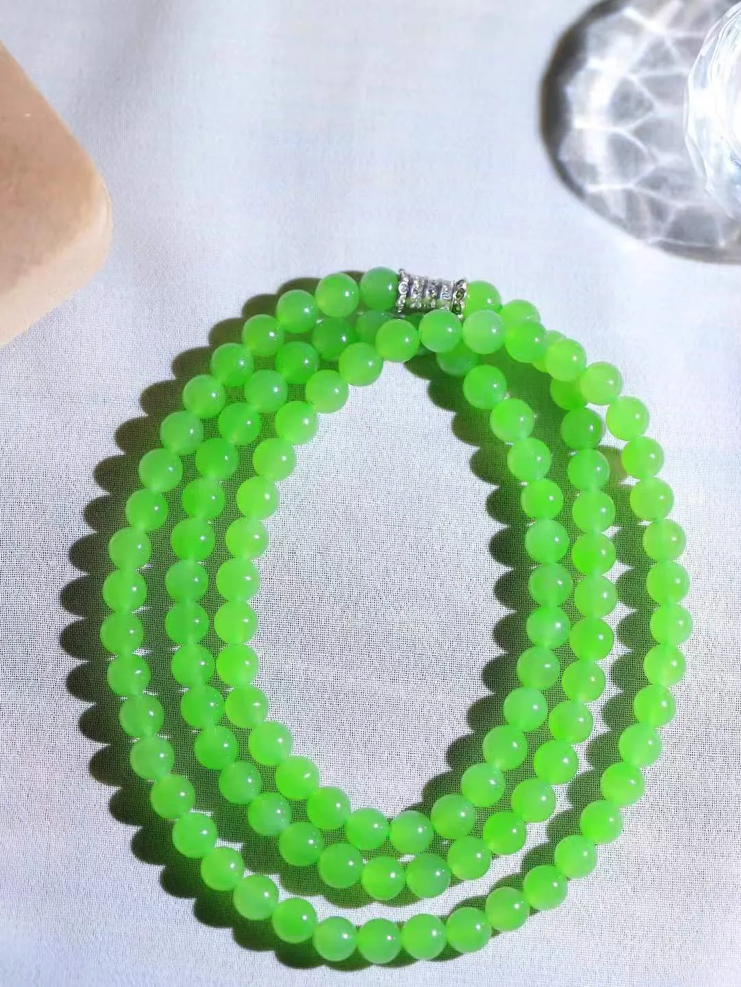 【珠圆玉润.项链】

收藏级臻品️和田玉碧玉珠圆玉润项链 玉质温润细腻  整串打磨圆润，佩戴舒适。珠珠落玉盘，间关莺语花底滑，一生美好时光，无论身在何处，都有它相伴相守。事事顺遂，幸福美满，吉祥如意。重36.41克 尺寸取一5.8mm  791251278A