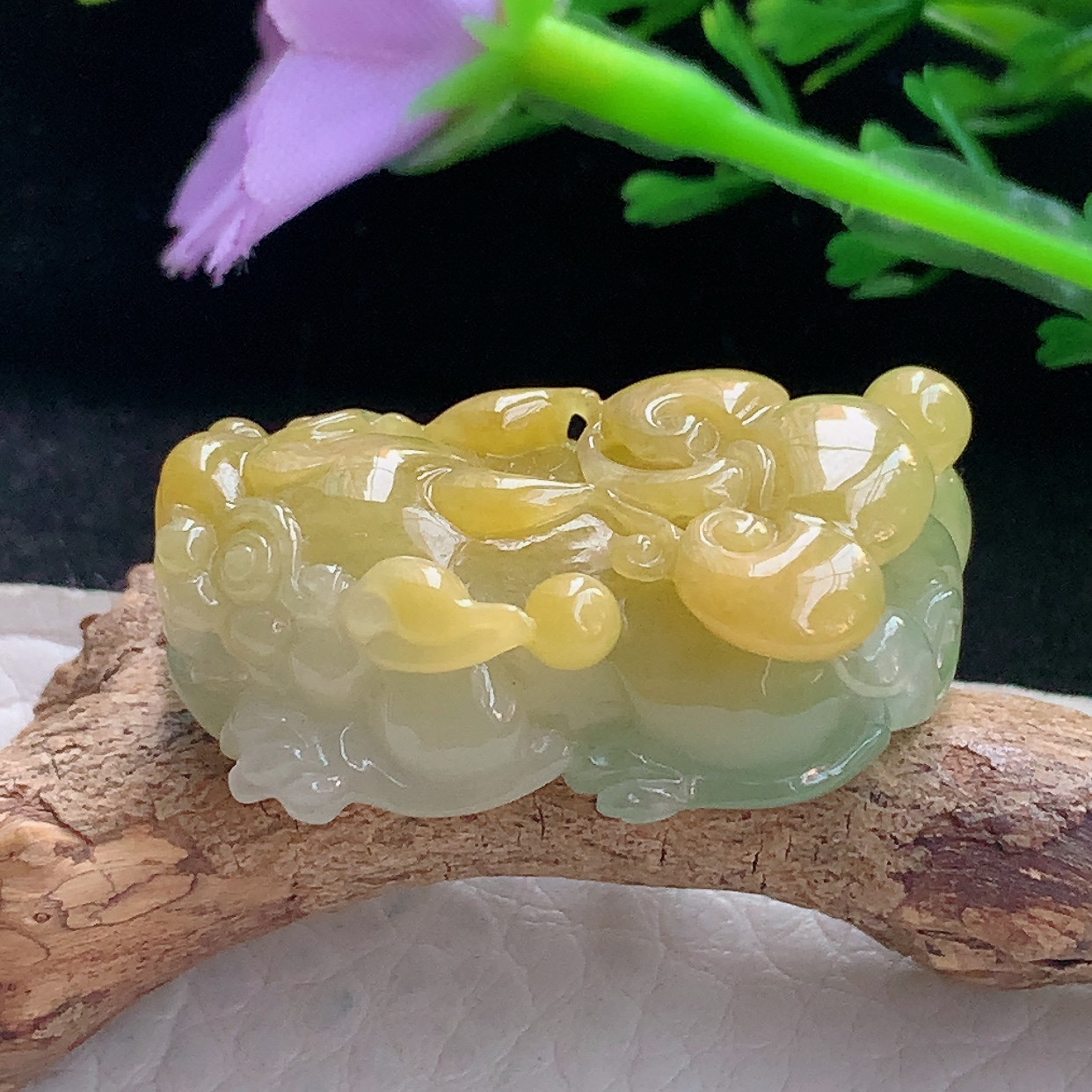 x54自然光33.8*18.5*11.6精美翡翠a货三彩招财貔貅 玉皮休玉吊坠 玉挂件