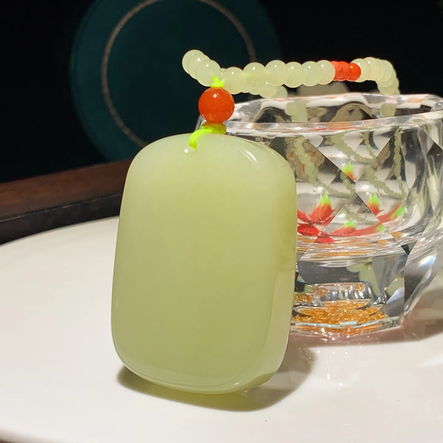 新疆和田玉若羌黄口料平安无事牌挂件。尺寸50/37/15重91克。玉质细腻油润。手推出油。佩戴高端典