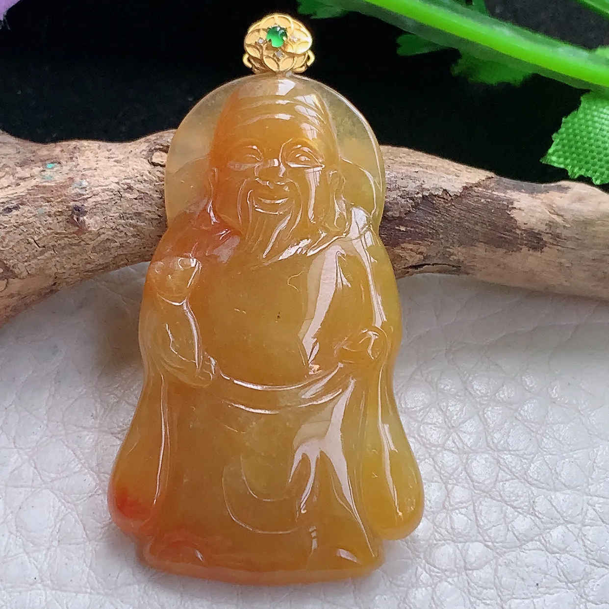 x54自然光48*25.6*4.8精美翡翠a货冰黄财神爷 财爷玉吊坠 玉挂件