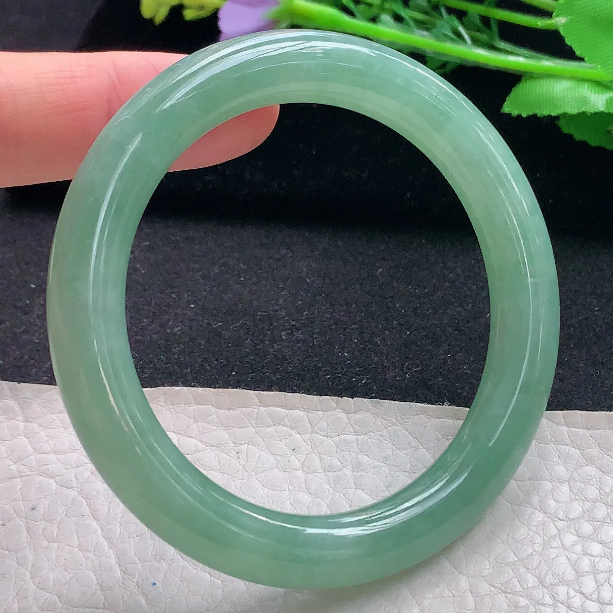 js自然光55.5*9.2*9.5美人镯 翡翠a货玉手镯满绿圆条珠宝玉手环