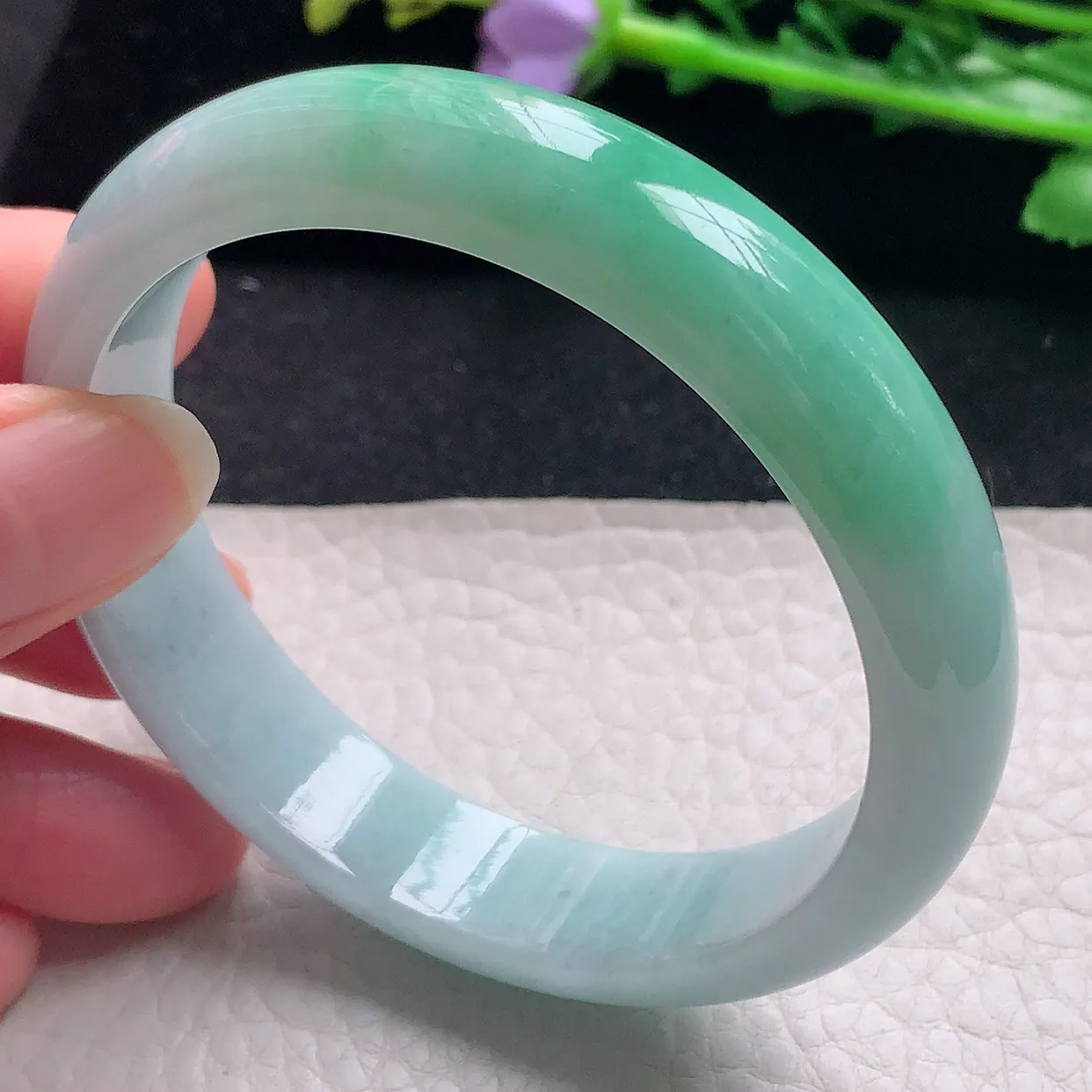 nr自然光57.5*12.5*9.3平安镯 翡翠a货玉手飘绿宽边珠宝玉手环