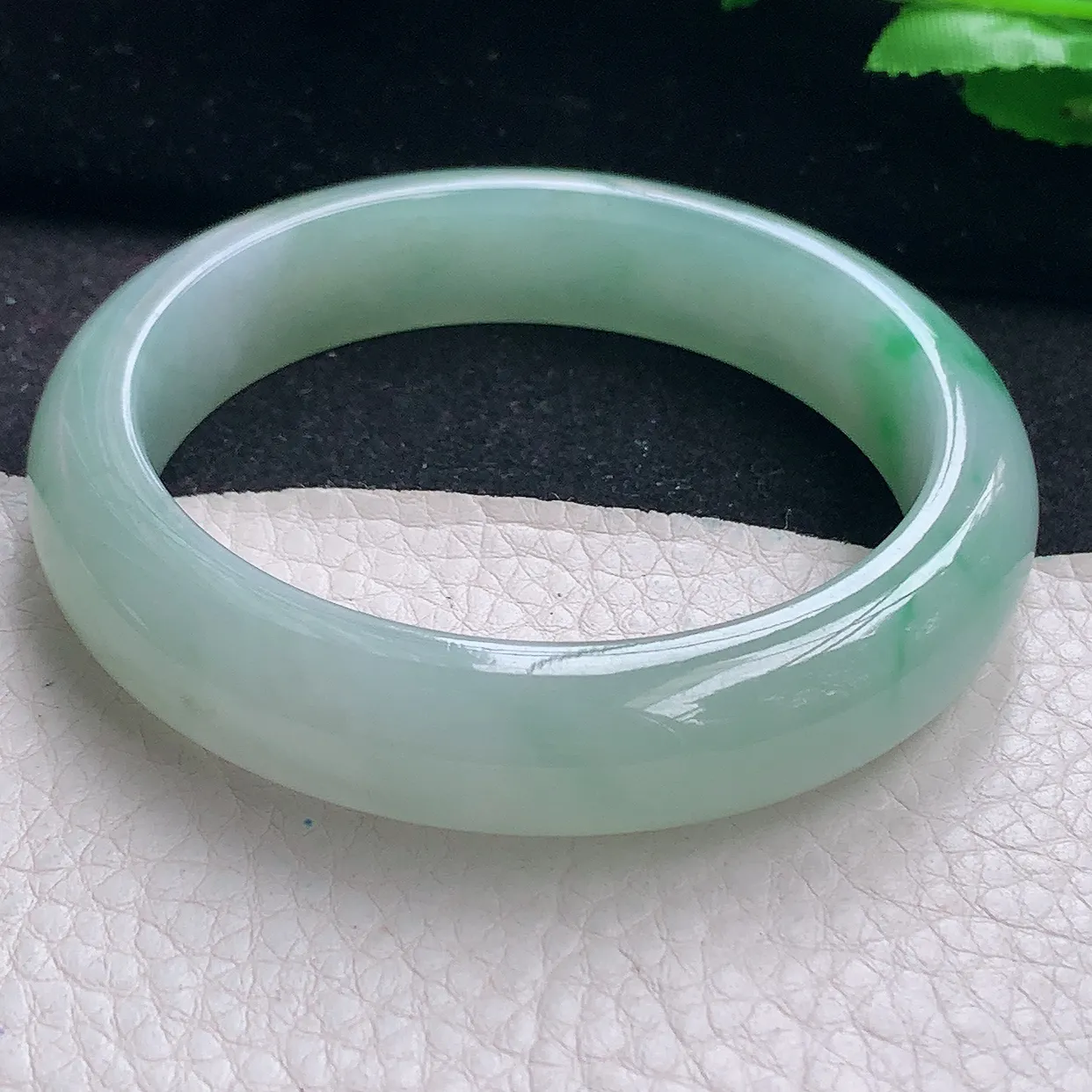 nr自然光59*13.8*8.8轮胎镯 翡翠a货玉手镯冰飘绿宽边珠宝玉手环