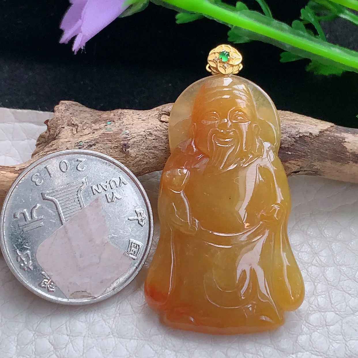 x54自然光48*25.6*4.8精美翡翠a货冰黄财神爷 财爷玉吊坠 玉挂件