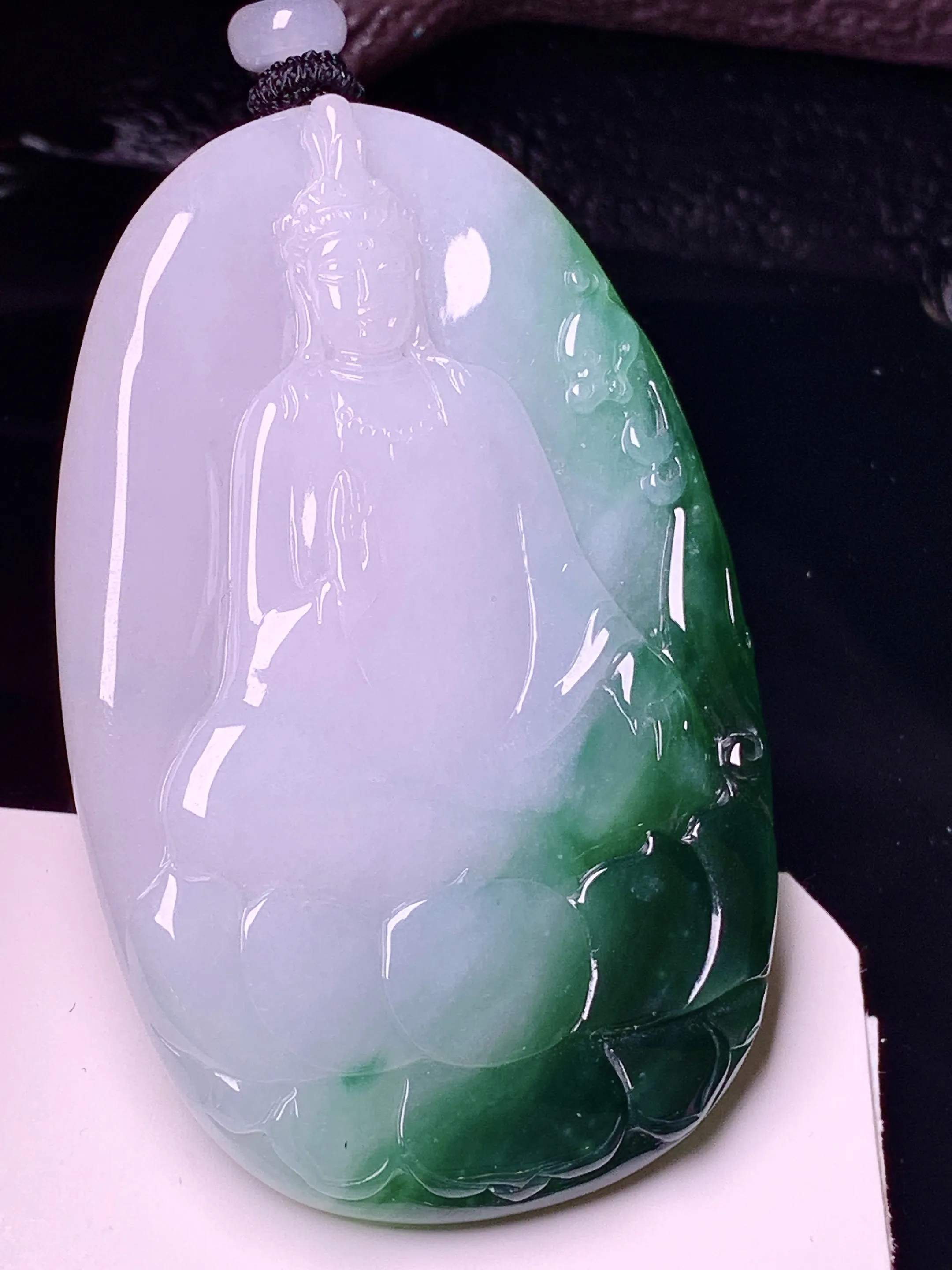飘绿观音吊坠 玉质细腻 水润亮眼 色泽艳丽 整体尺寸62.8*40*5.2
