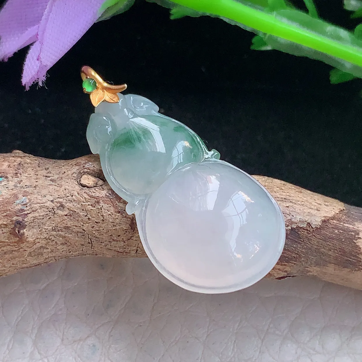 x54自然光30.8*15.3*5.6精美翡翠a货冰飘花葫芦 玉葫芦玉吊坠 玉挂件