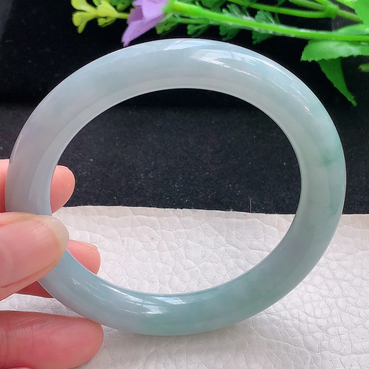 js自然光8.5*10.3美人镯 翡翠a货玉手镯清新淡雅圆条珠宝玉手环