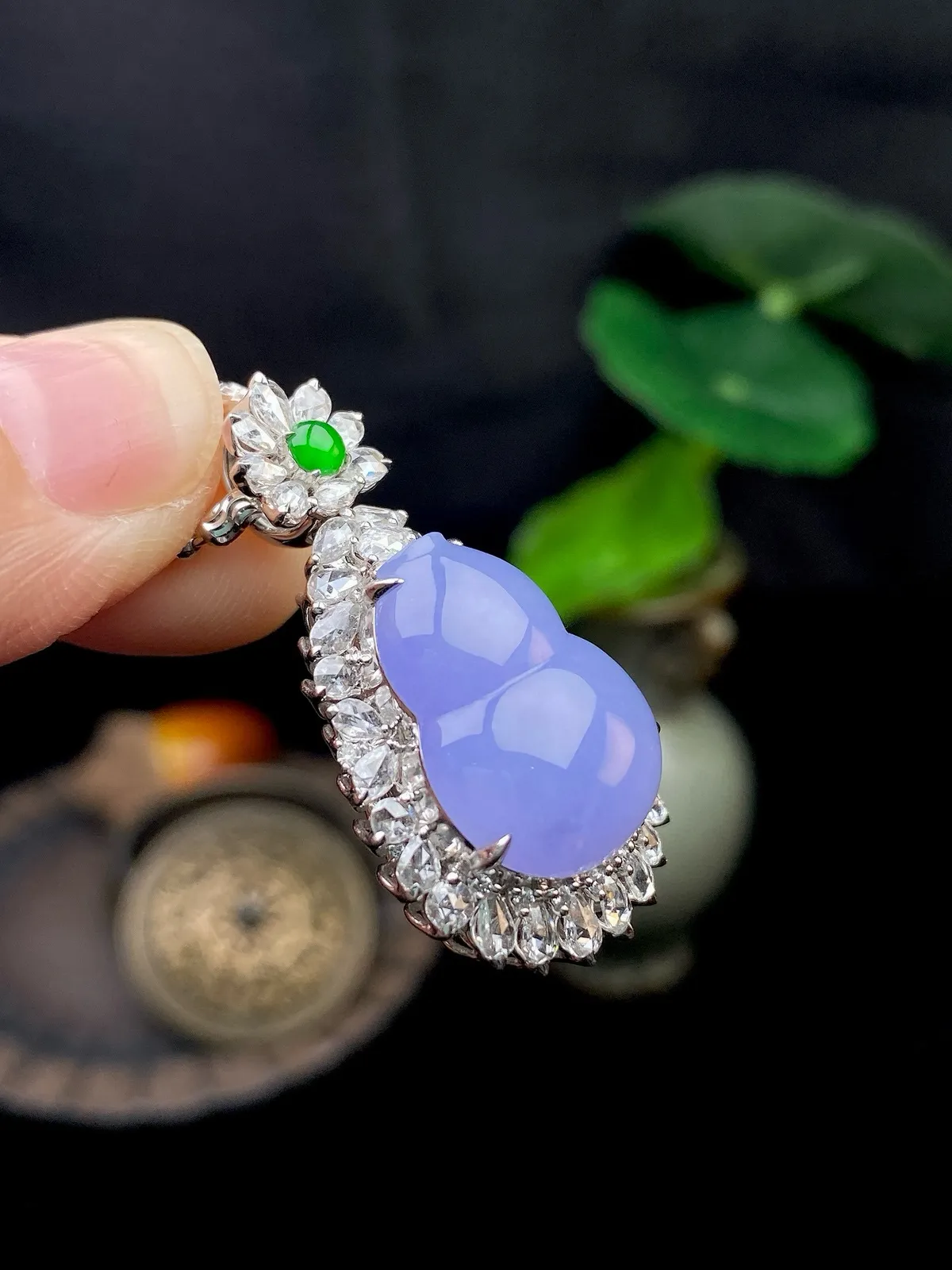 【冰种紫葫芦吊坠】质地细腻，冰透纯净，唯美漂亮，珍藏品质，18K金钻镶嵌，裸石尺寸18.2*13.8