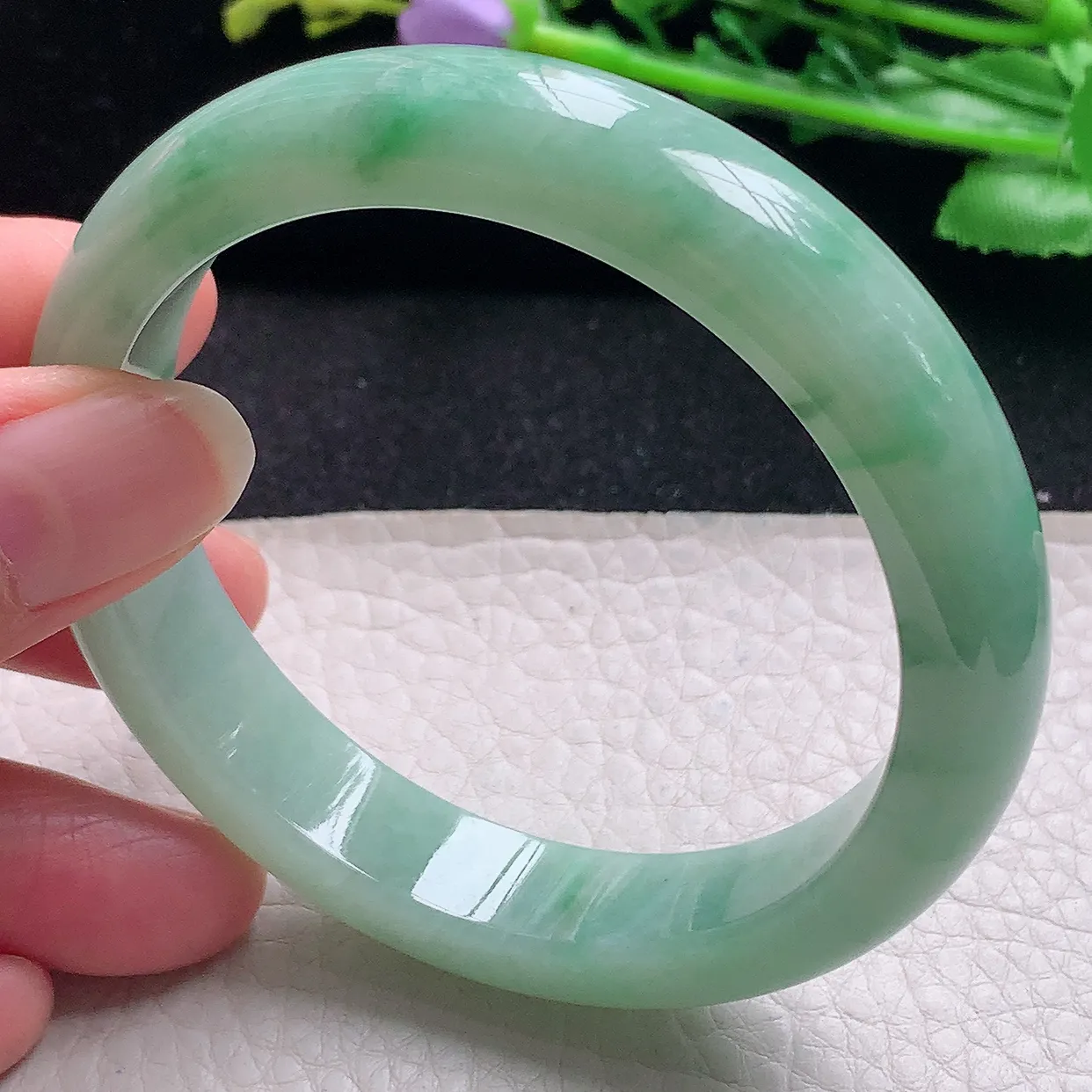 nr自然光58*12.3*8平安镯 翡翠a货玉手镯飘花宽边珠宝玉手环