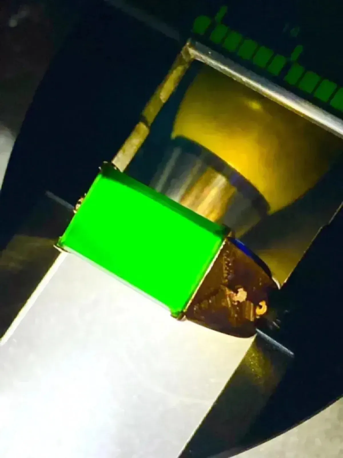 墨翠：【方形戒指】18K金+南非钻镶嵌，细腻干净，黑度极黑，性价比高，做工精致，打灯透绿 裸石尺寸：