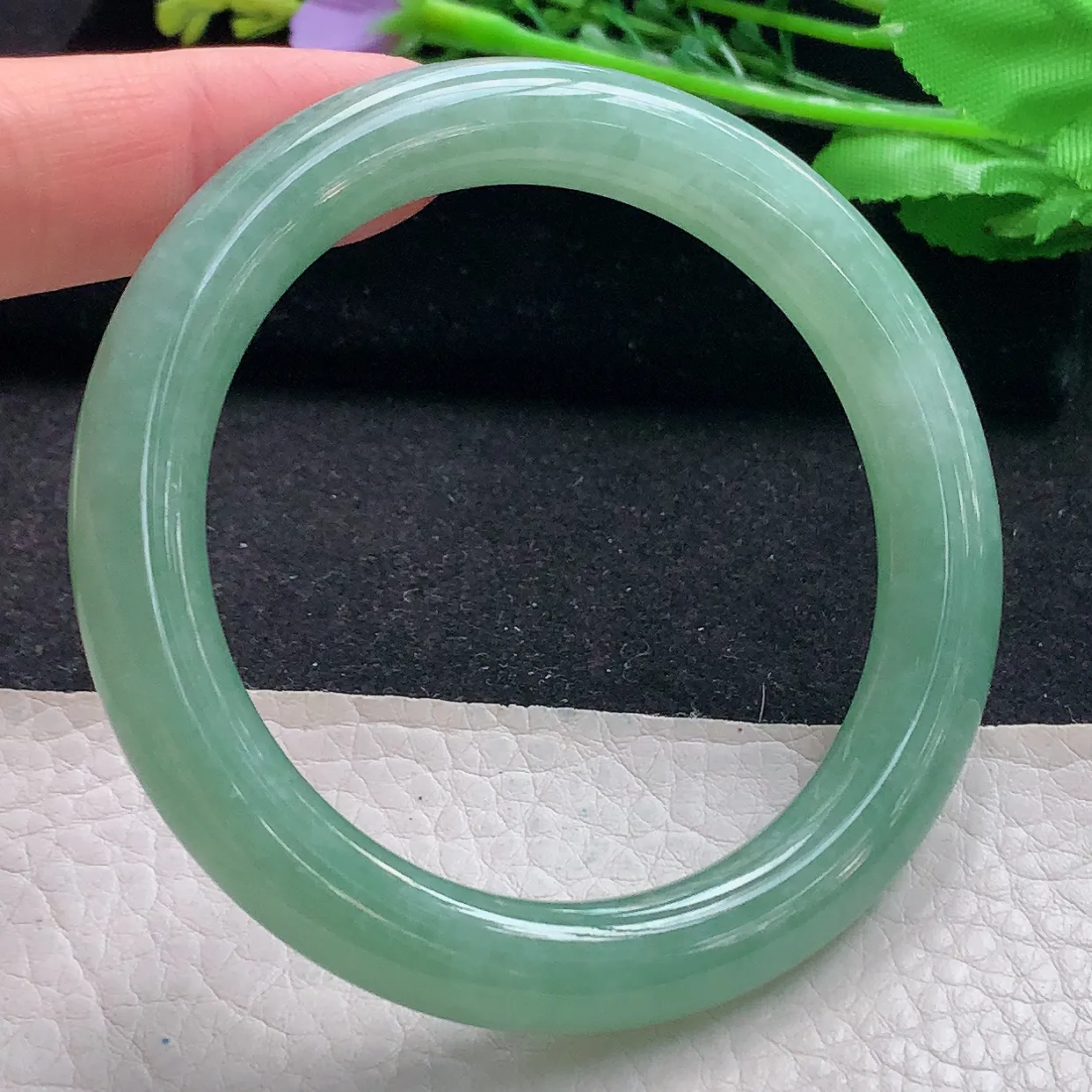 js自然光55.5*9.2*9.5美人镯 翡翠a货玉手镯满绿圆条珠宝玉手环