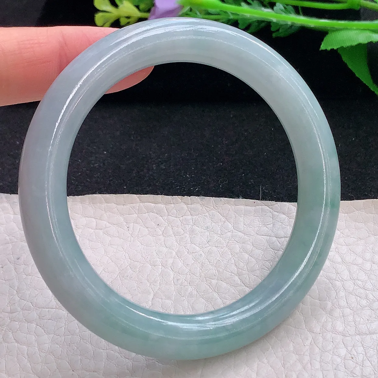 js自然光8.5*10.3美人镯 翡翠a货玉手镯清新淡雅圆条珠宝玉手环