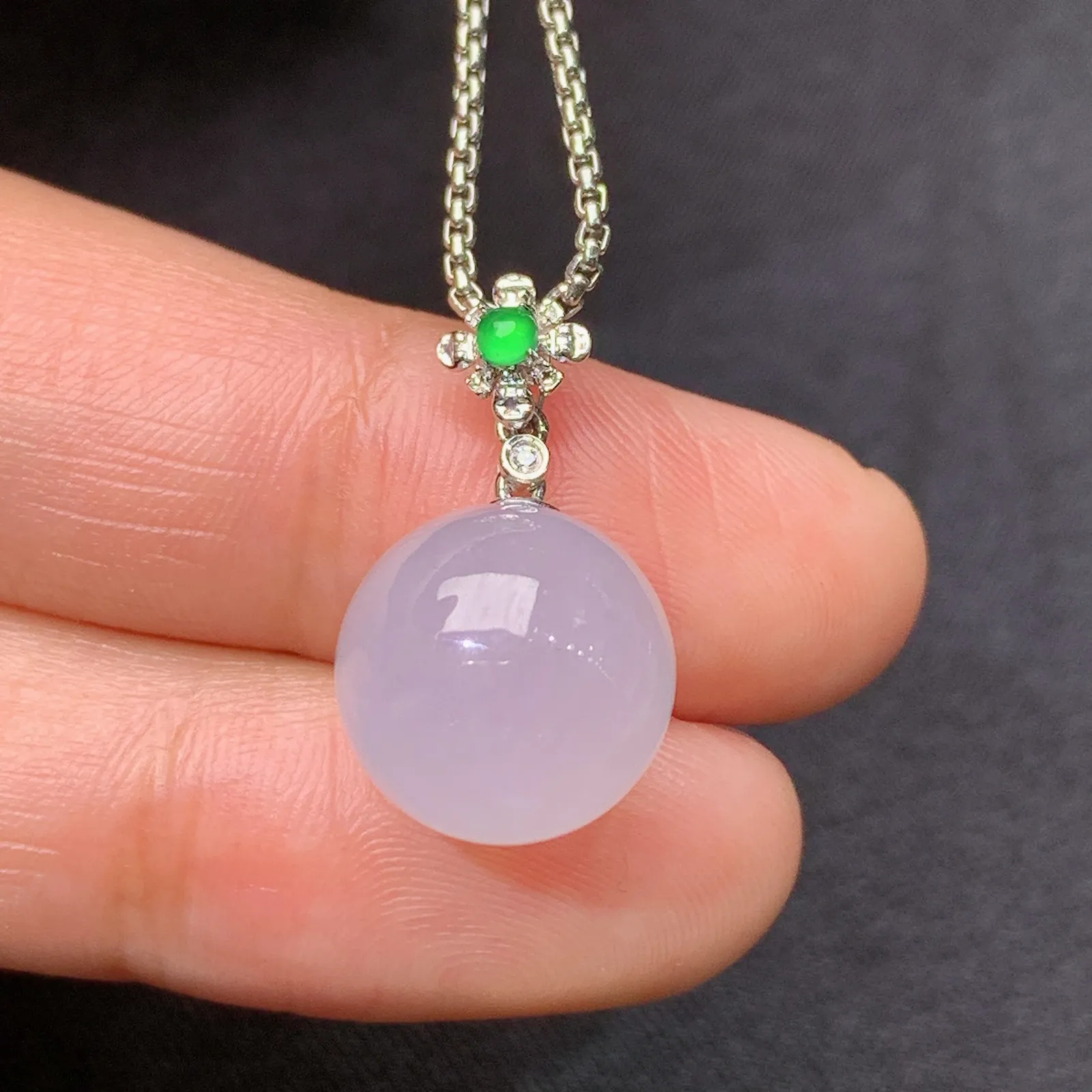 淡紫罗兰圆珠吊坠，18k金镶嵌，温润细腻，颜色鲜甜，By1 尺寸19.6*10.9