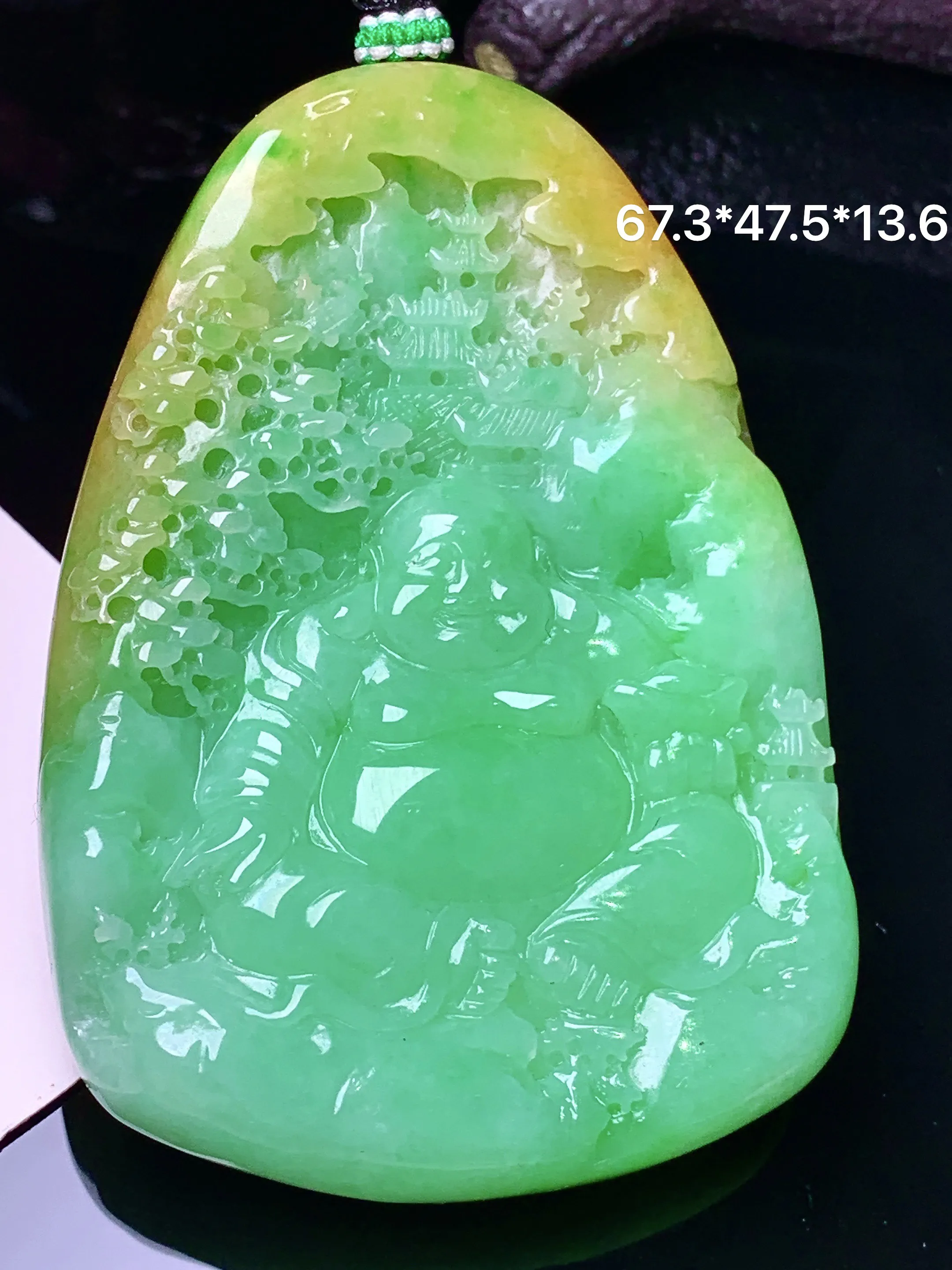 黄绿佛公吊坠 玉质细腻 水润亮眼 色泽艳丽 整体尺寸67.3*47.5*13.6