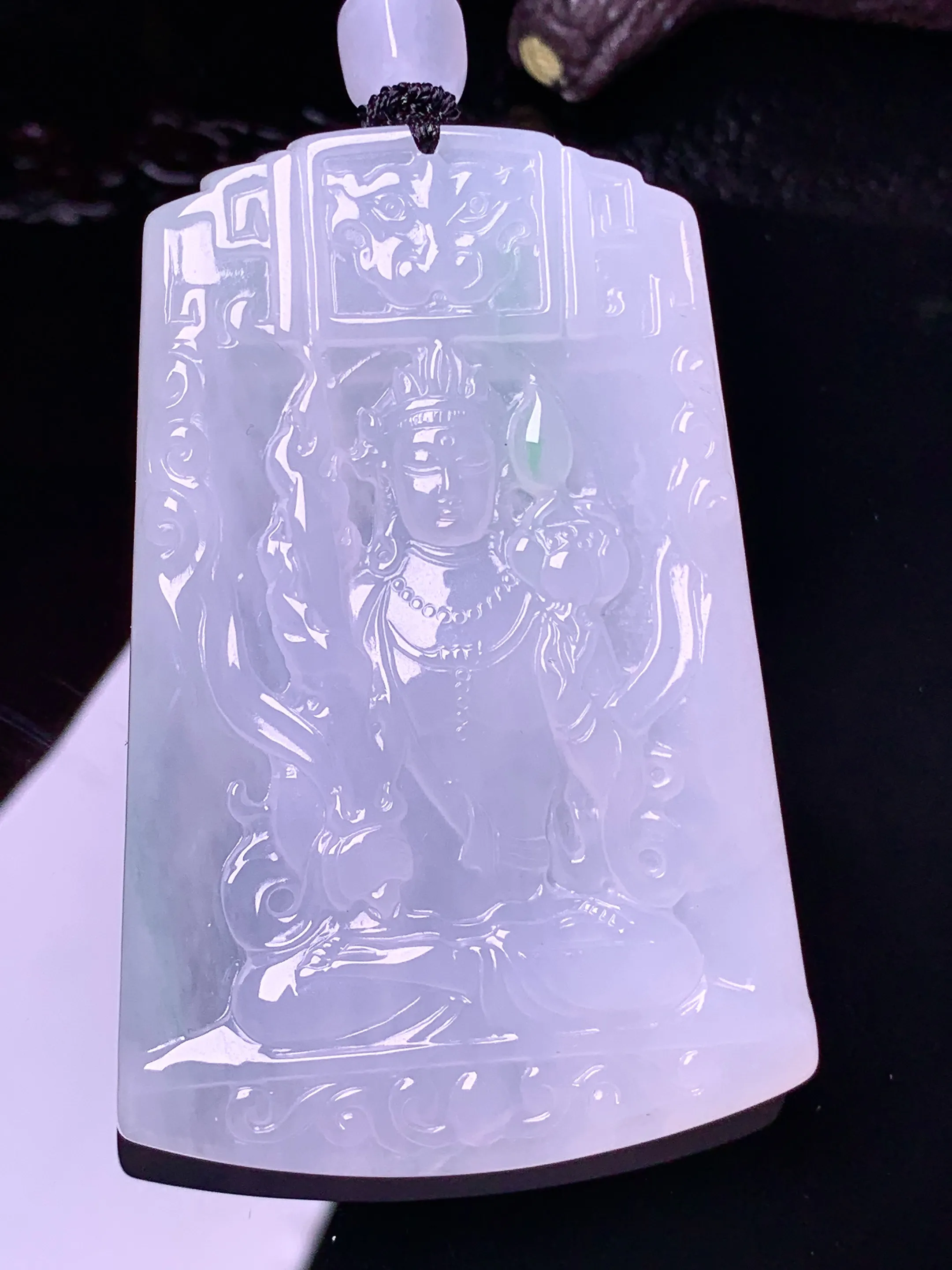 大势至观音菩萨吊坠 玉质细腻 水润亮眼 色泽艳丽 整体尺寸62.5*42.8*5.5