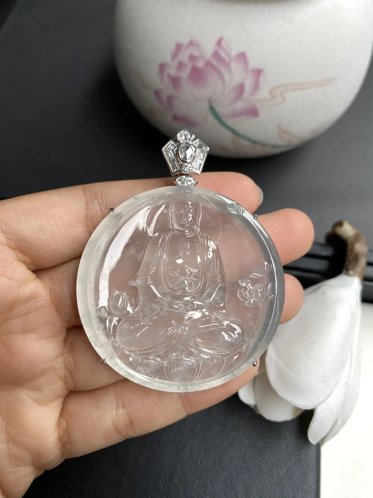 加龙作品-佛光普照，整体63.6x49.3x8.4裸石49.3x48.6x6mm，雕工精湛，水润通透