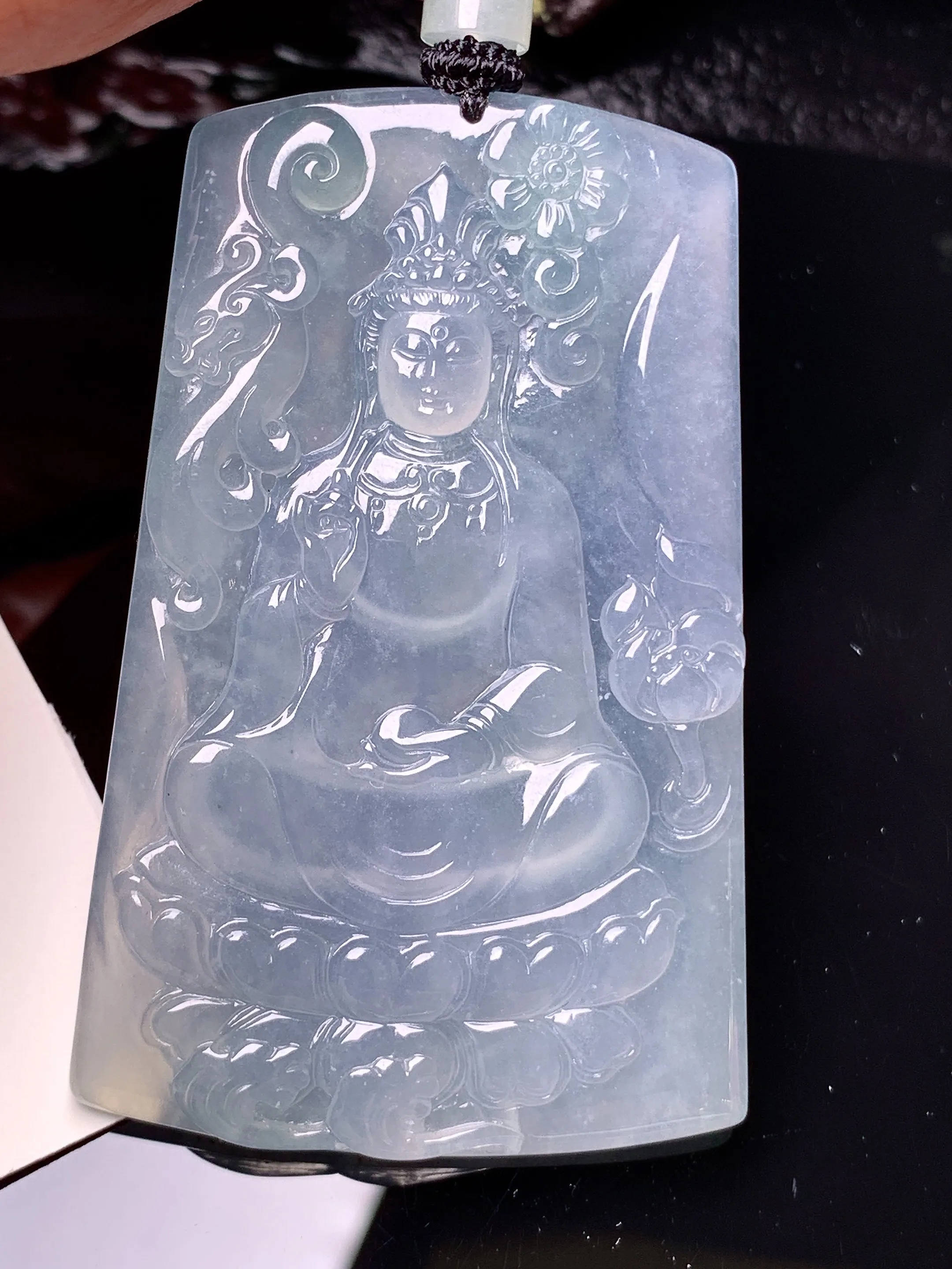 冰种观音菩萨吊坠 玉质细腻 水润亮眼 色泽艳丽 整体尺寸61*38.6*4.3