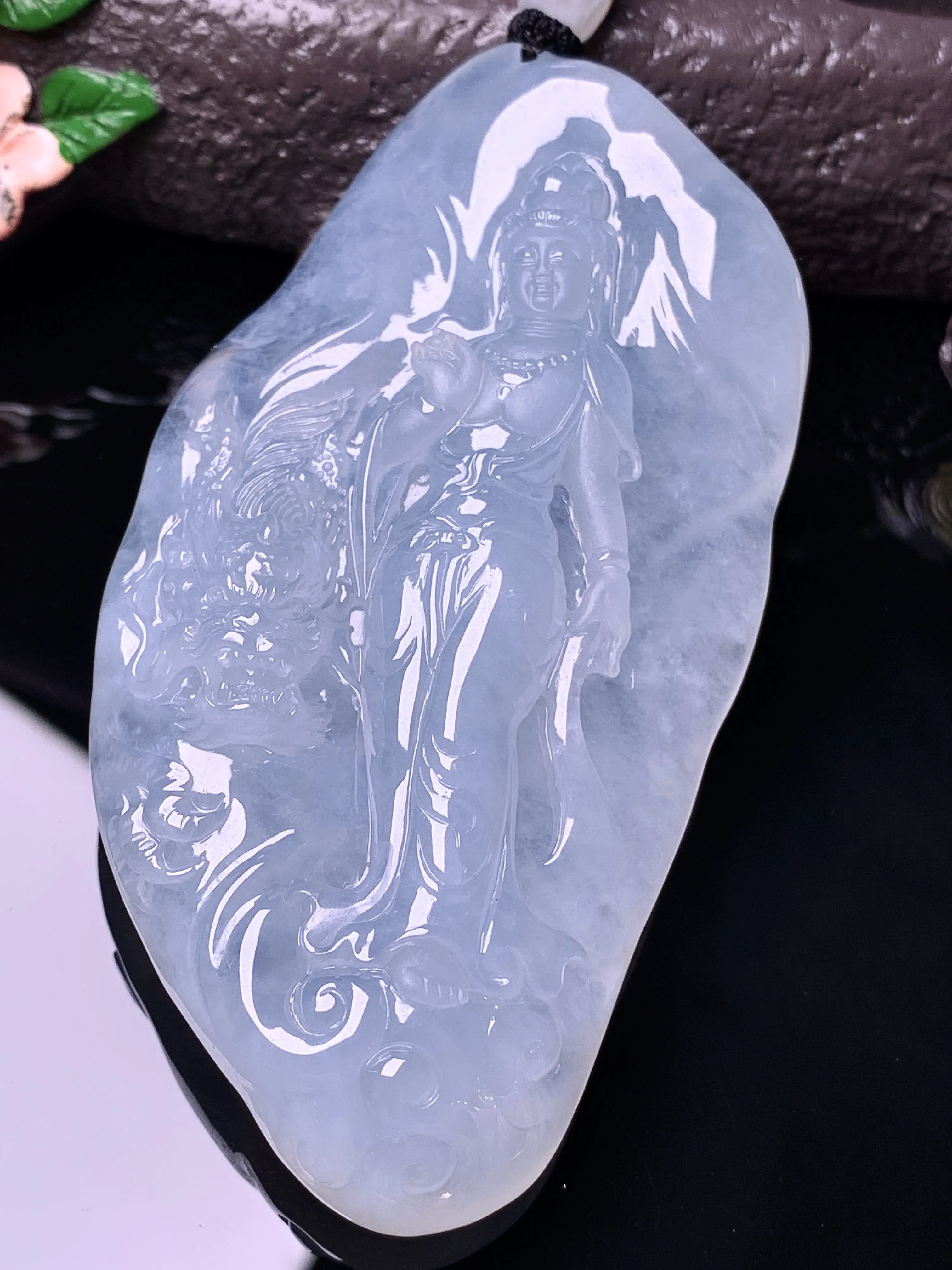 冰种文殊观音菩萨吊坠 玉质细腻 水润亮眼 色泽艳丽 整体尺寸82*42.8*12