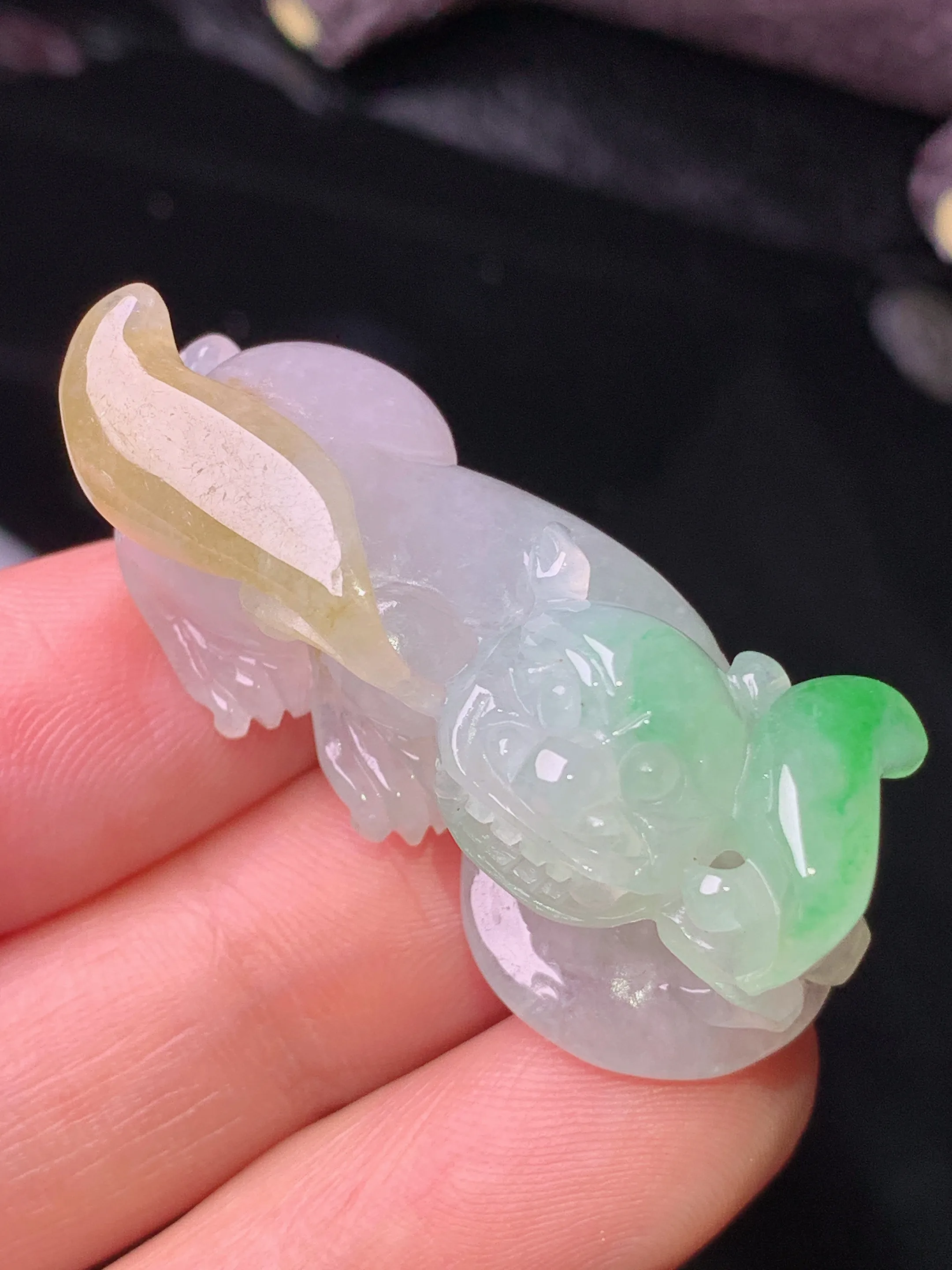 飘黄绿貔貅吊坠 玉质细腻 水润亮眼 色泽艳丽 整体尺寸41*16.3*16.8