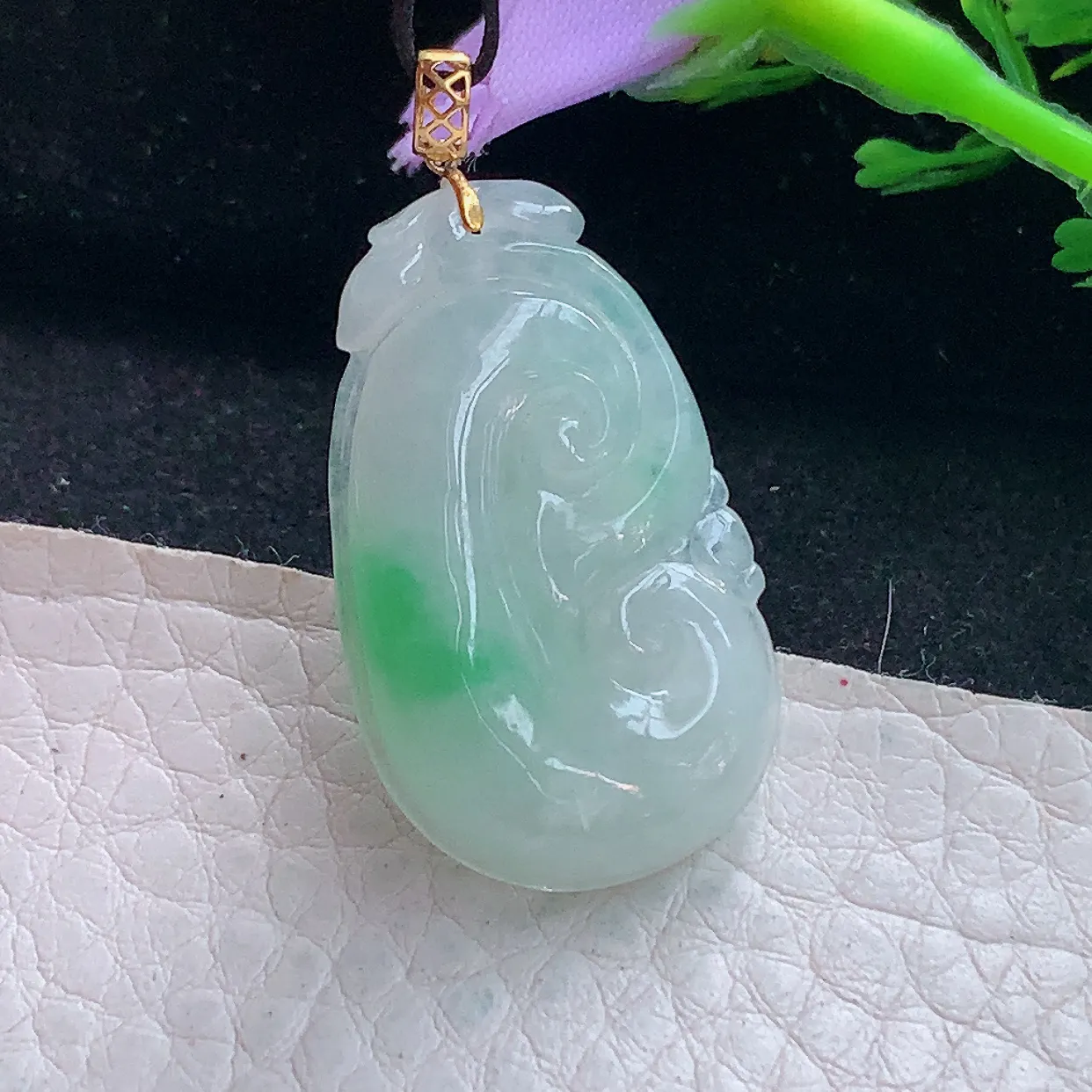 x54自然光30.6*18.8*4.3精美翡翠a货飘绿事事如意 玉如意玉吊坠 玉挂件