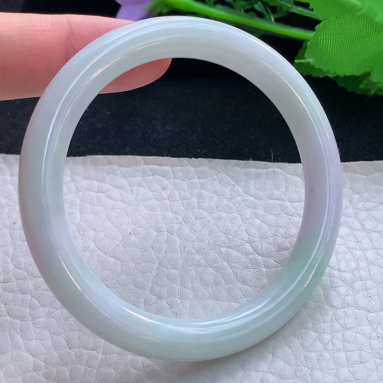 xx自然光54*8.2美人镯 翡翠a货玉手镯淡春带彩圆条珠宝玉手环