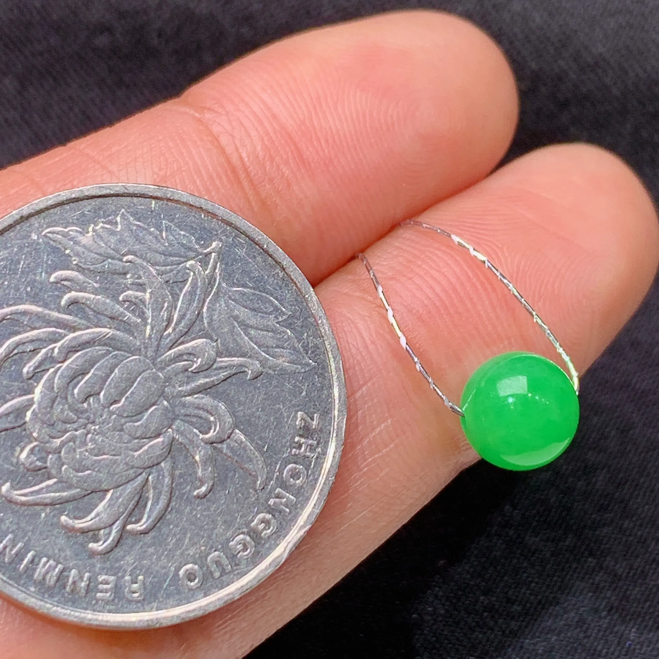 冰阳绿圆珠，镶嵌佳品，冰润色阳，种水足，Xyg整体尺寸6.5