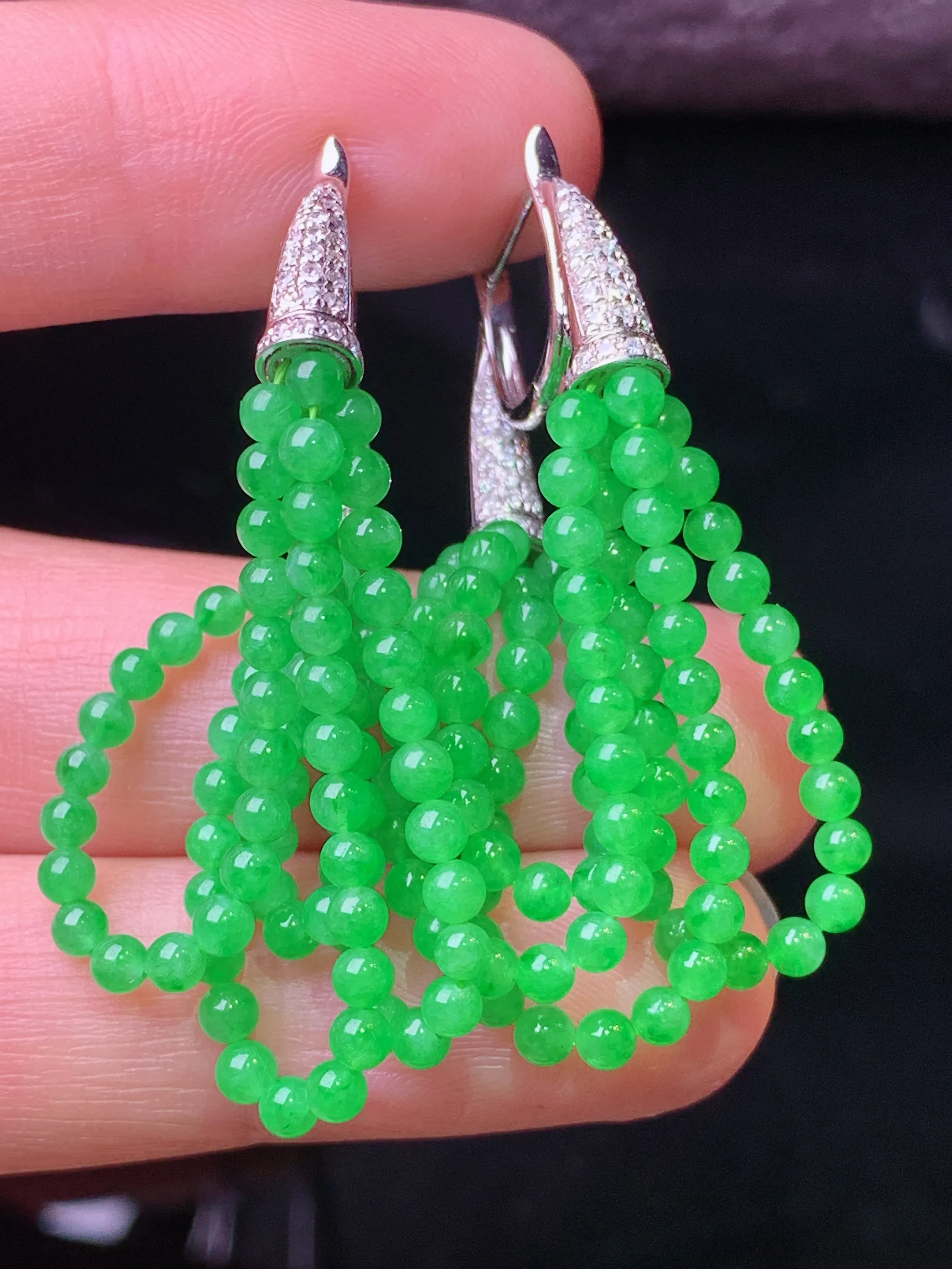 18k金钻镶嵌翠绿圆珠组合耳坠 玉质细腻 水润亮眼 色泽艳丽 整体尺寸43*2.5