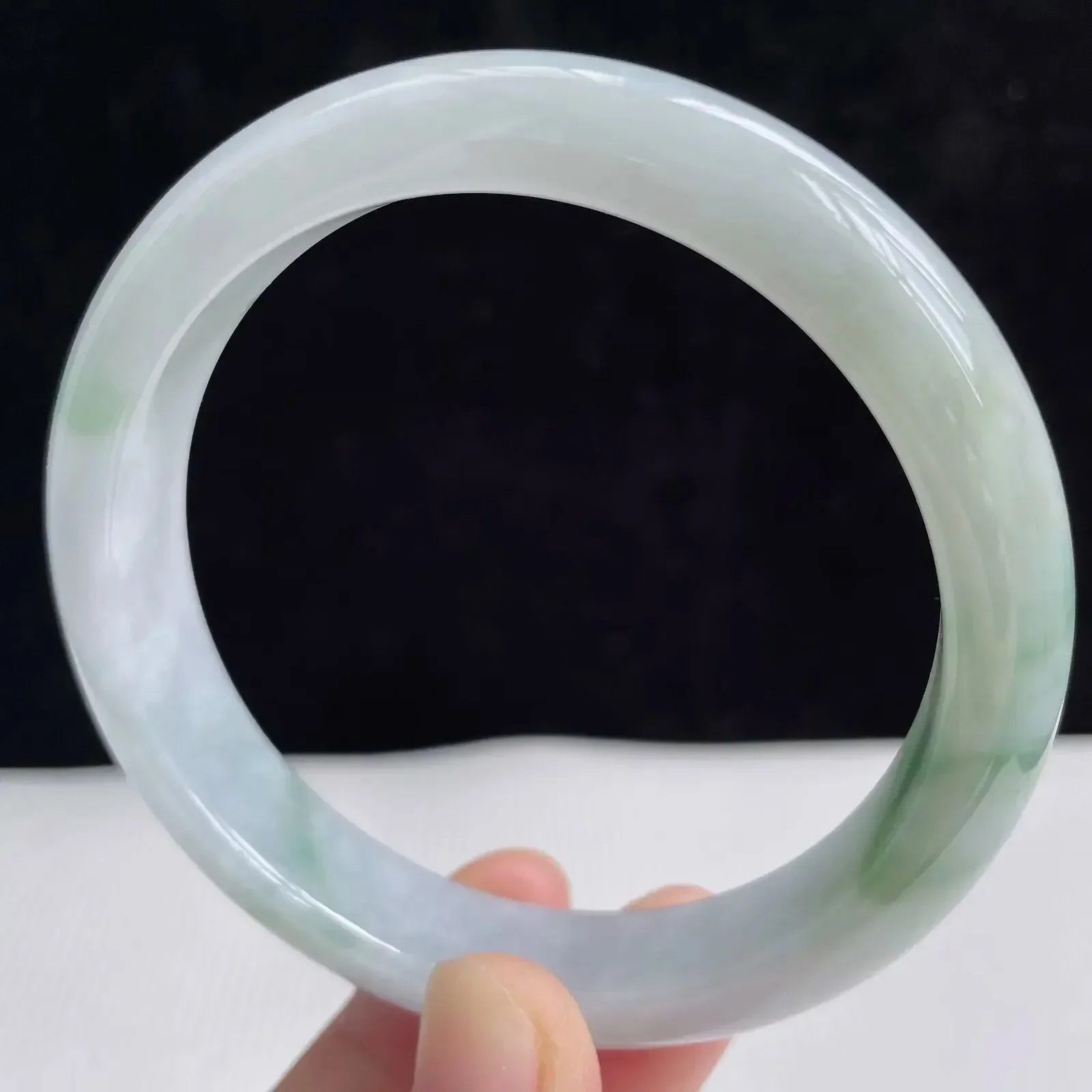 58.7圈有种有色天然翡翠A货飘绿玉手镯好种水春彩水润手镯53.06g