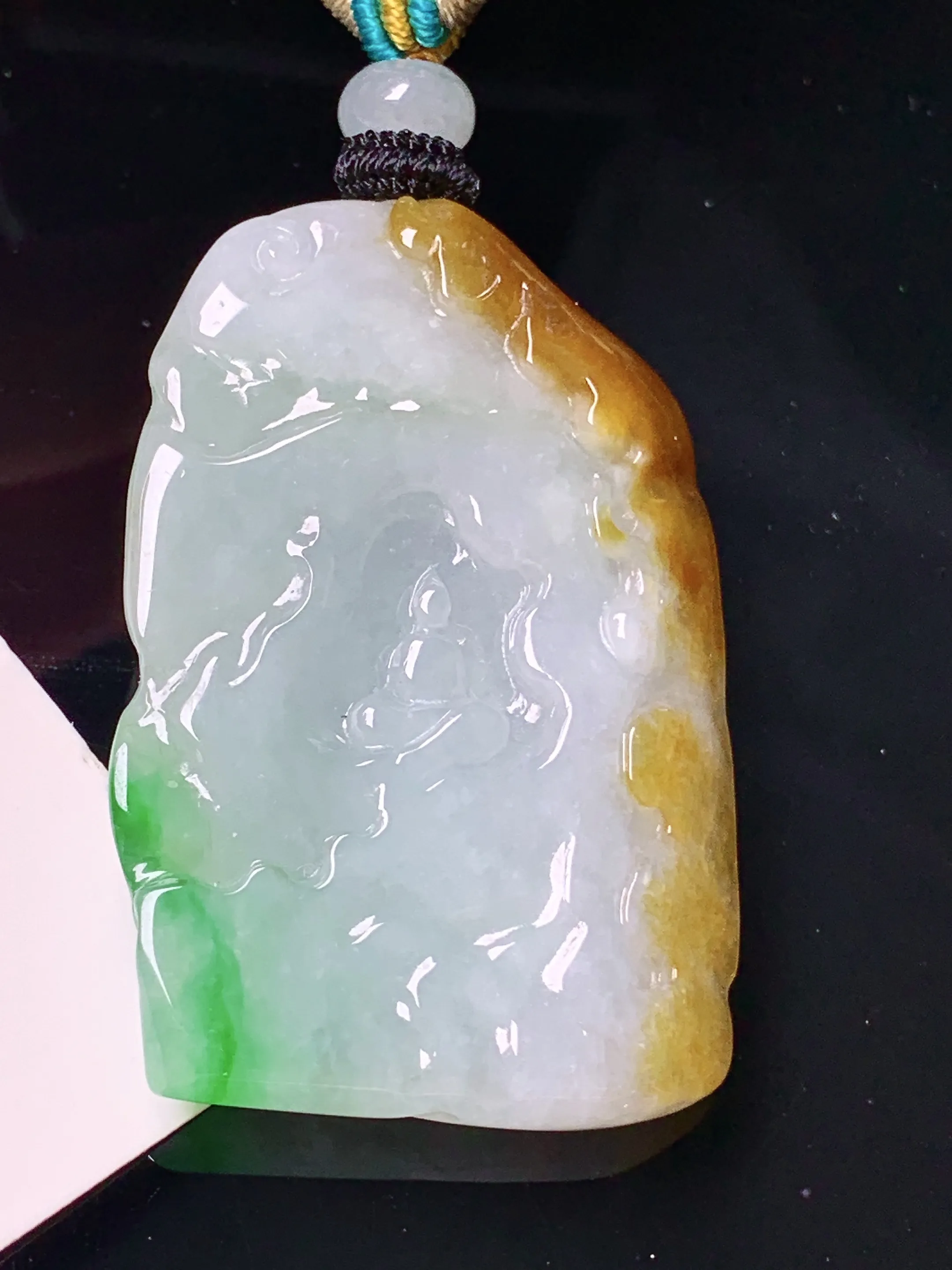 飘黄绿悟道吊坠 玉质细腻 水润亮眼 色泽艳丽 整体尺寸42.3*28.6*6