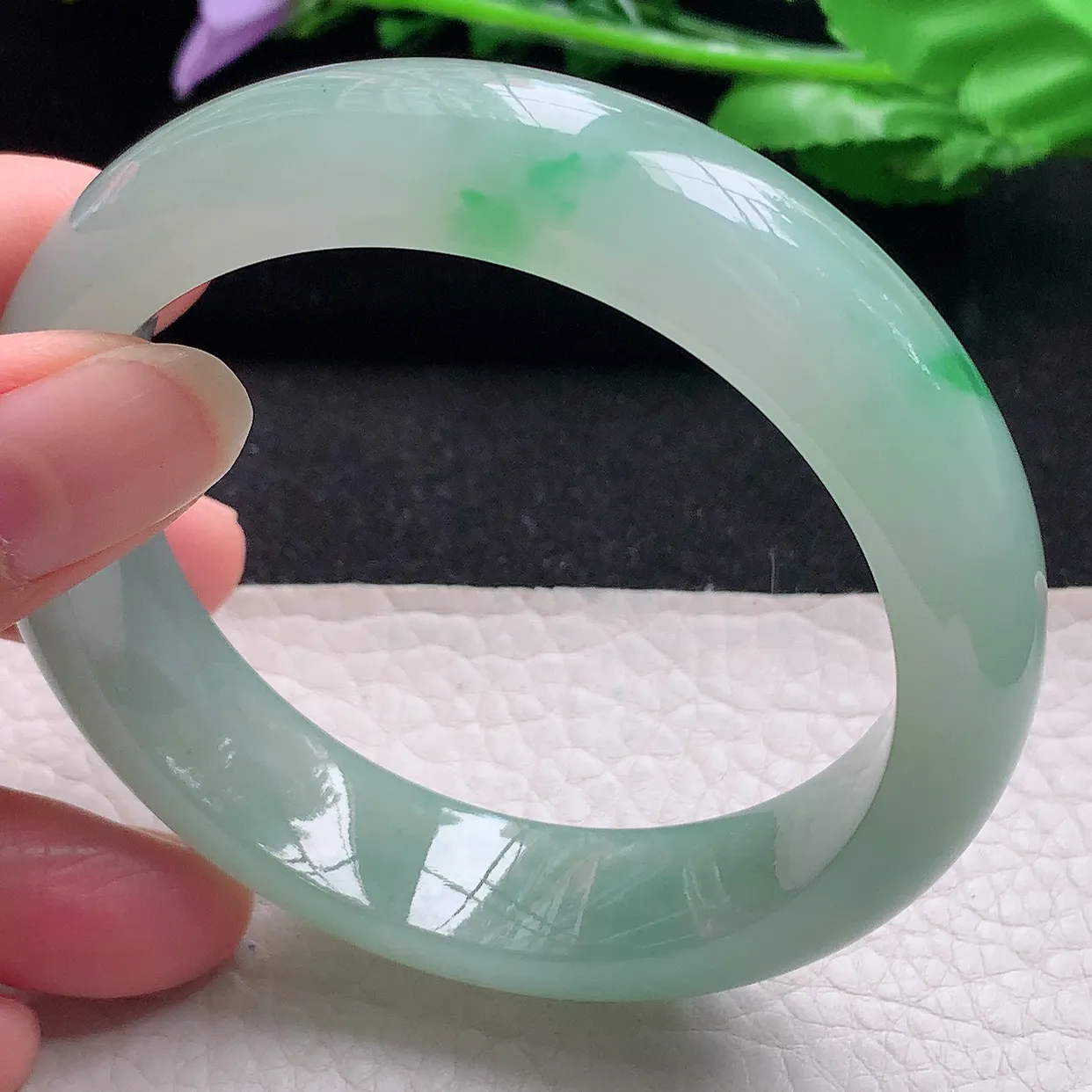 nr自然光58.5*14.8*9平安镯 翡翠a货玉手镯冰胶飘绿花宽边珠宝玉手环
