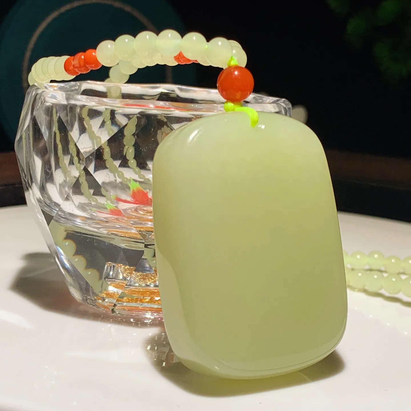 新疆和田玉若羌黄口料平安无事牌挂件。尺寸50/37/15重91克。玉质细腻油润。手推出油。佩戴高端典雅。lt251213