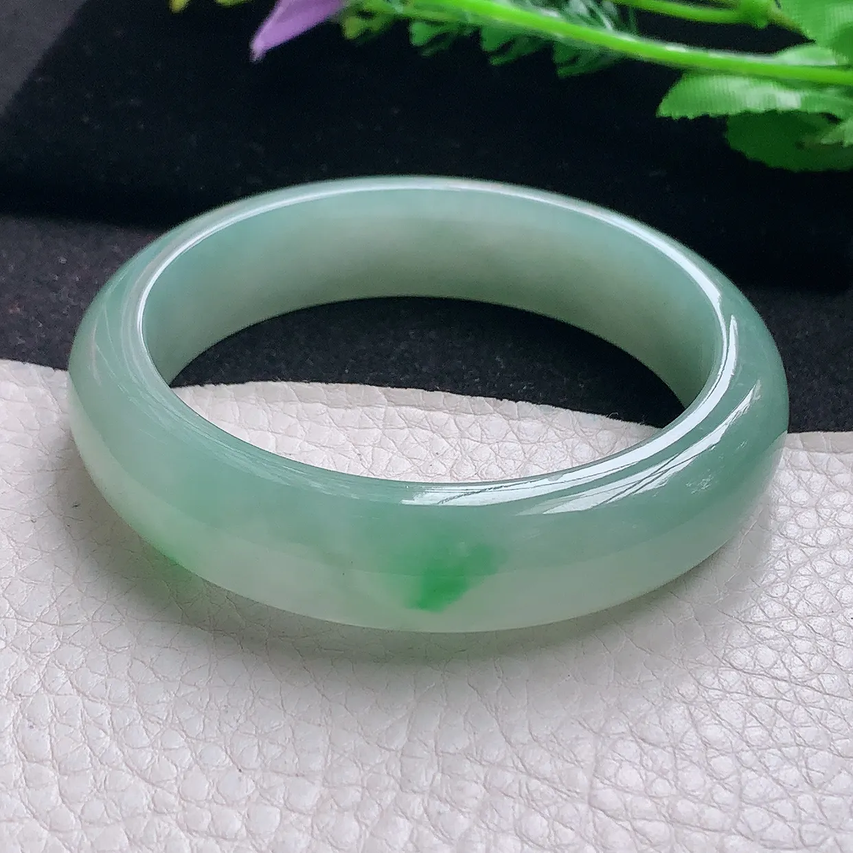 nr自然光58.5*14.8*9平安镯 翡翠a货玉手镯冰胶飘绿花宽边珠宝玉手环