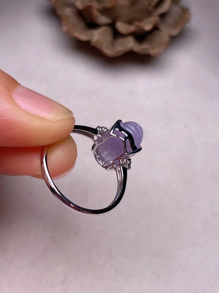 冰糯种紫罗兰貔貅戒指、真金真钻镶嵌，种水好，玉质细腻 .裸石尺寸 11.0*8.0