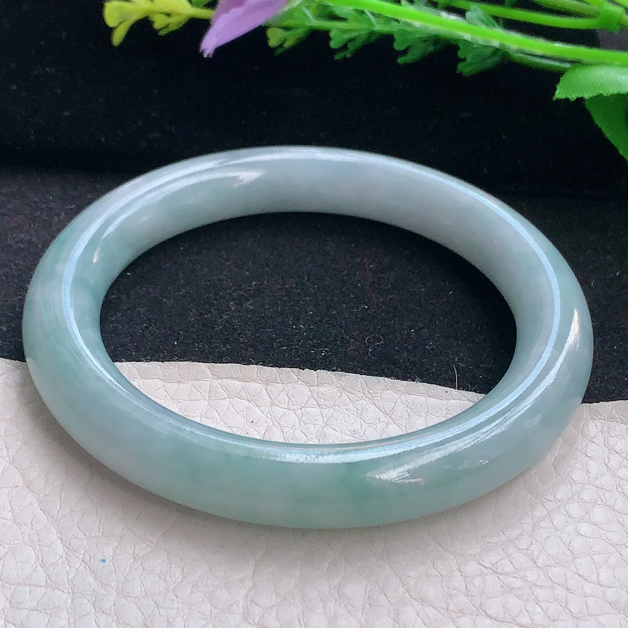 js自然光8.5*10.3美人镯 翡翠a货玉手镯清新淡雅圆条珠宝玉手环