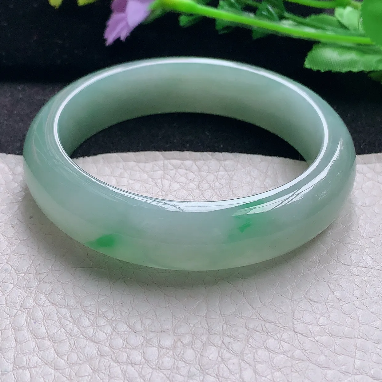 nr自然光58.5*14.8*9平安镯 翡翠a货玉手镯冰胶飘绿花宽边珠宝玉手环