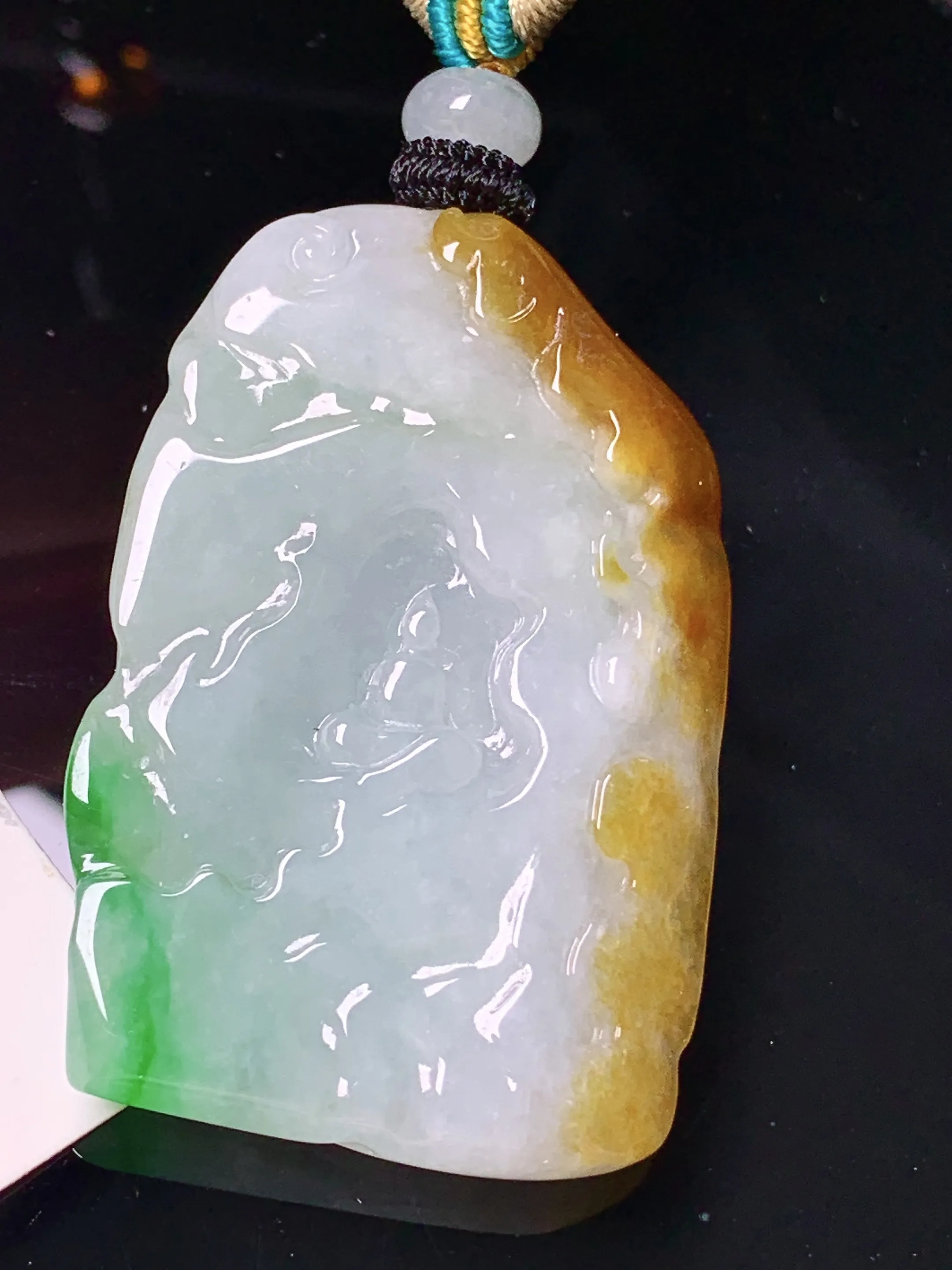 飘黄绿悟道吊坠 玉质细腻 水润亮眼 色泽艳丽 整体尺寸42.3*28.6*6