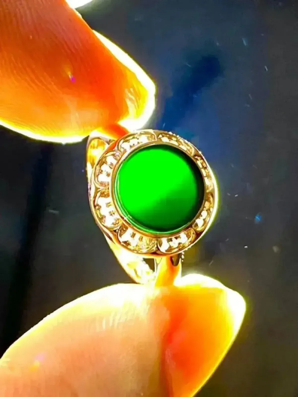 墨翠【平安扣戒指】18K金+南非钻镶嵌，细腻干净，黑度极黑，性价比高，雕工精湛，打灯透绿 裸石尺寸9