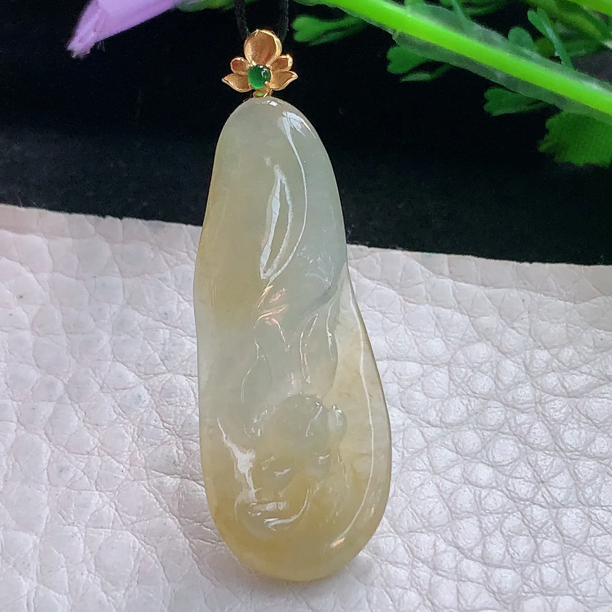 x54自然光45*15.5*5精美翡翠a货冰润冰清玉洁玉吊坠 玉挂件