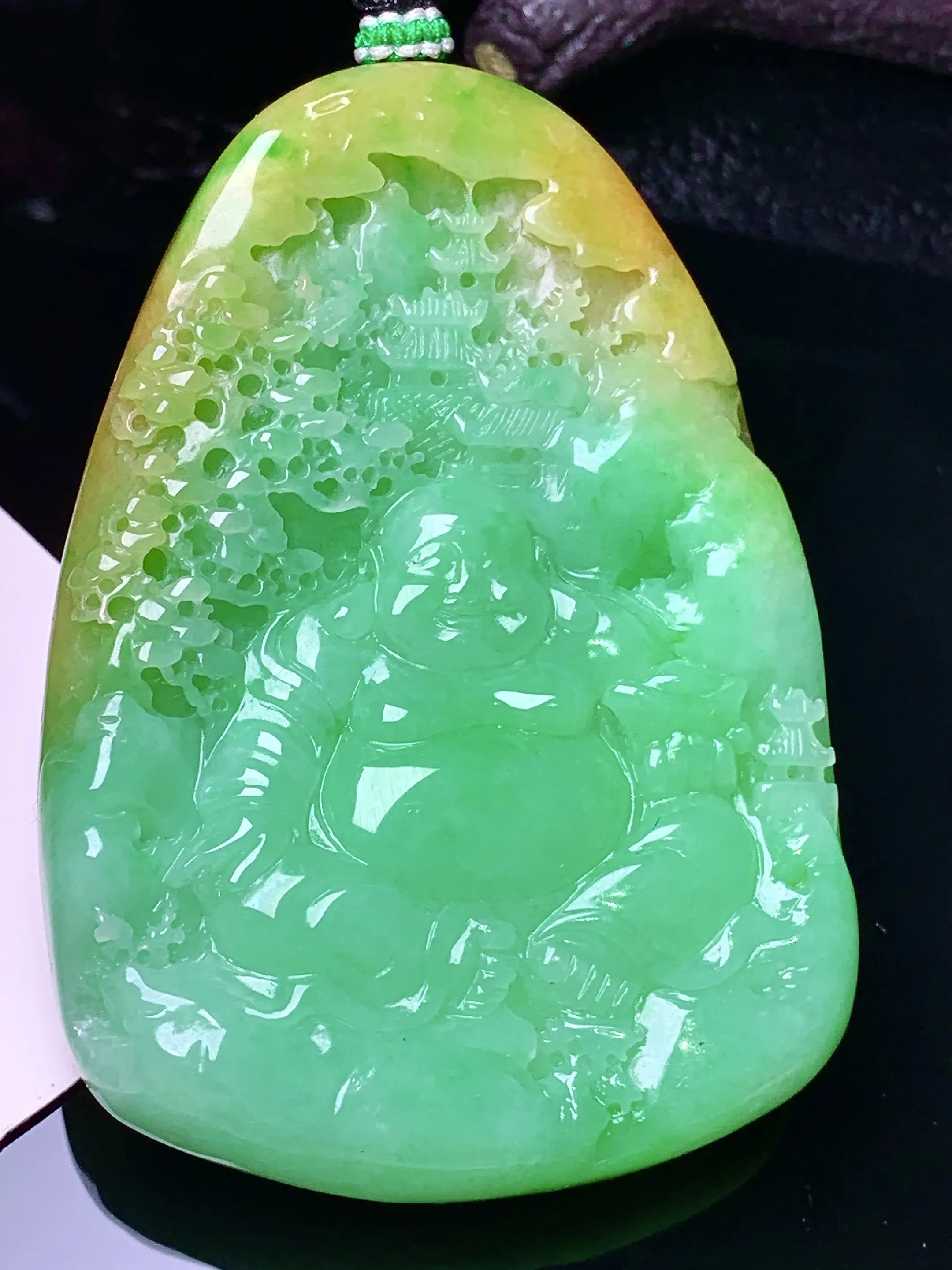 黄绿佛公吊坠 玉质细腻 水润亮眼 色泽艳丽 整体尺寸67.3*47.5*13.6