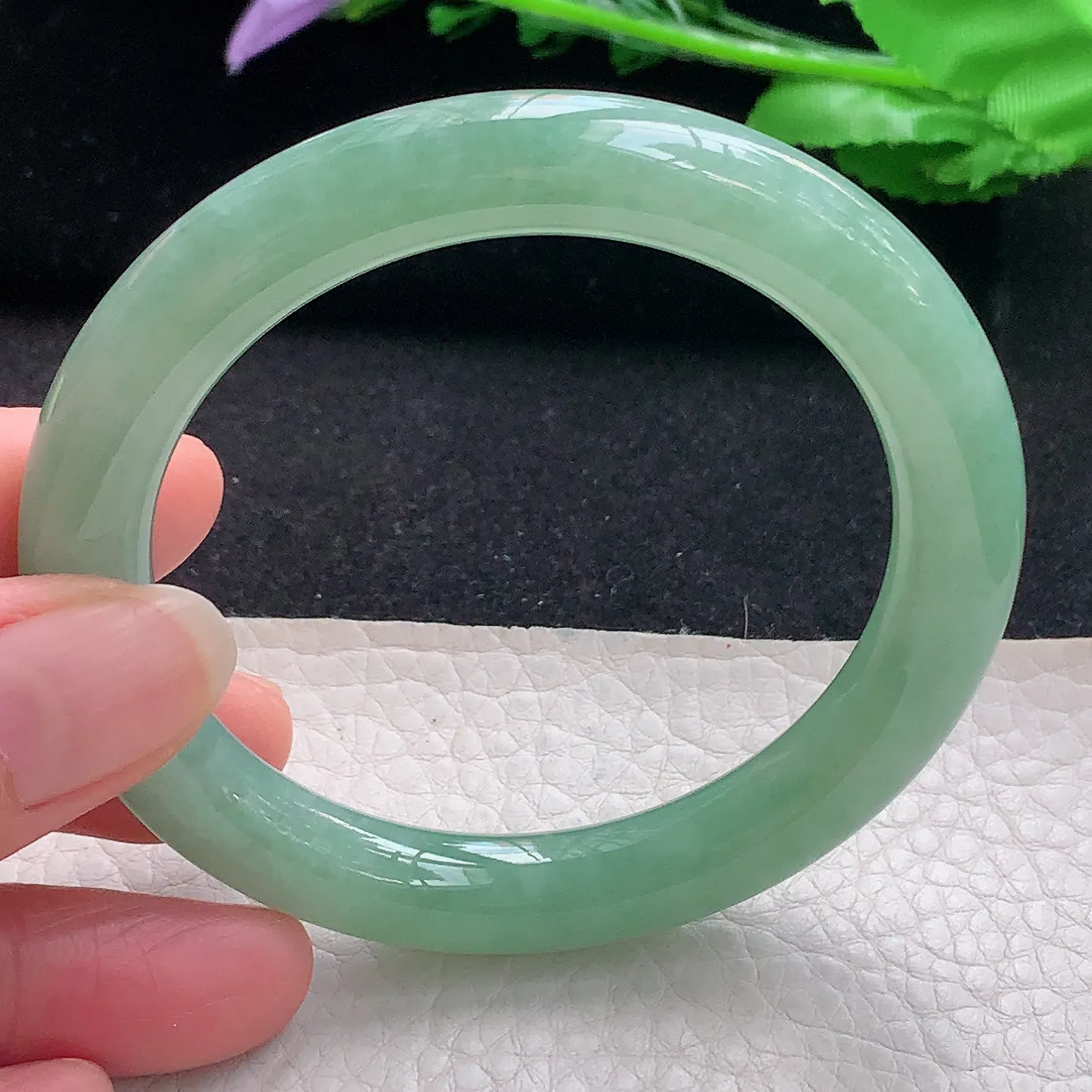 js自然光55.5*9.2*9.5美人镯 翡翠a货玉手镯满绿圆条珠宝玉手环