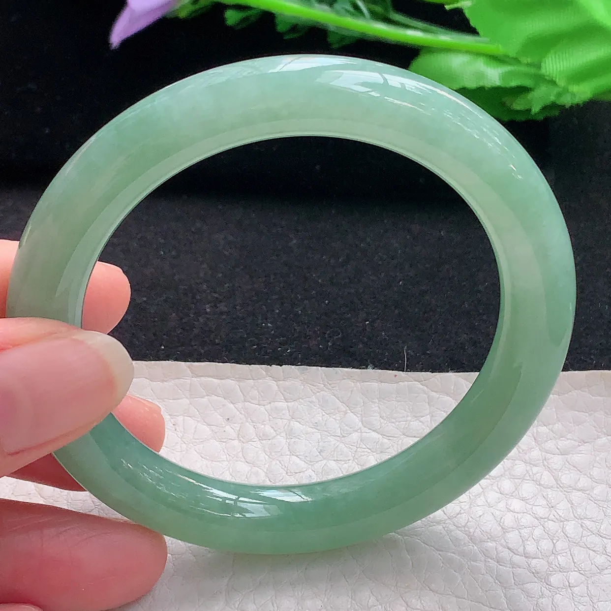 js自然光55.5*9.2*9.5美人镯 翡翠a货玉手镯满绿圆条珠宝玉手环