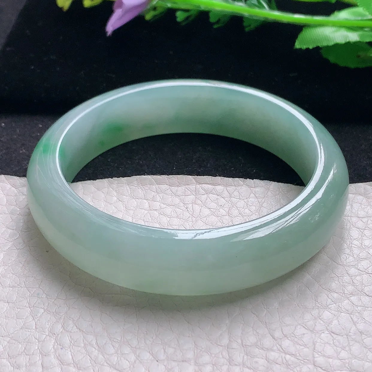 nr自然光58.5*14.8*9平安镯 翡翠a货玉手镯冰胶飘绿花宽边珠宝玉手环