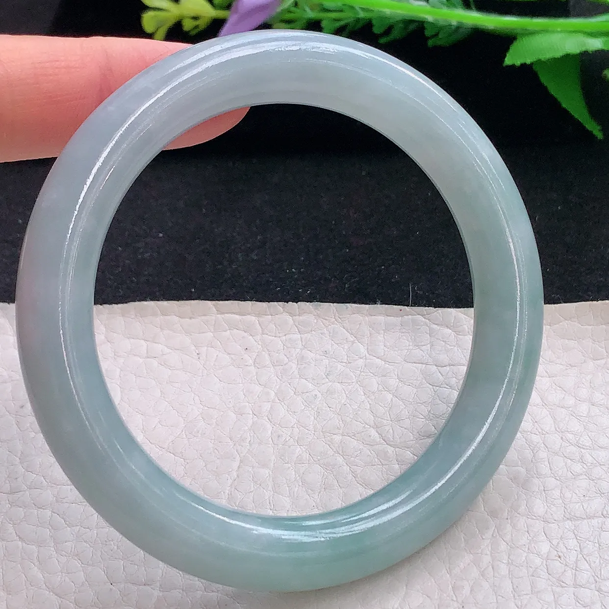 js自然光8.5*10.3美人镯 翡翠a货玉手镯清新淡雅圆条珠宝玉手环