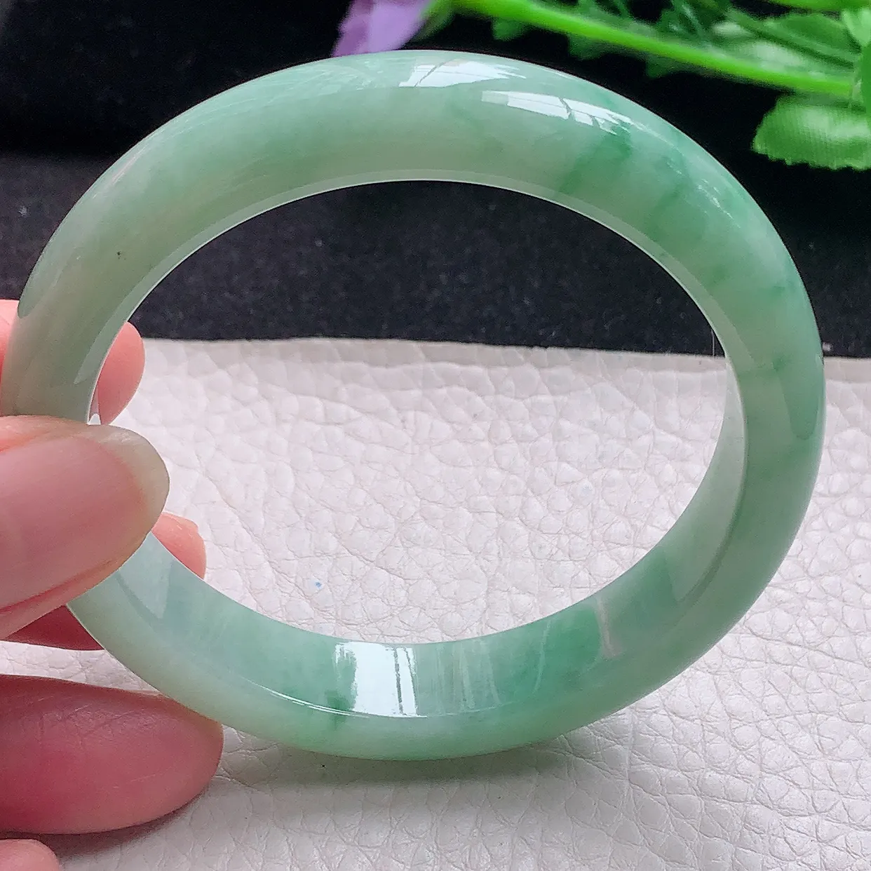 nr自然光58*12.3*8平安镯 翡翠a货玉手镯飘花宽边珠宝玉手环