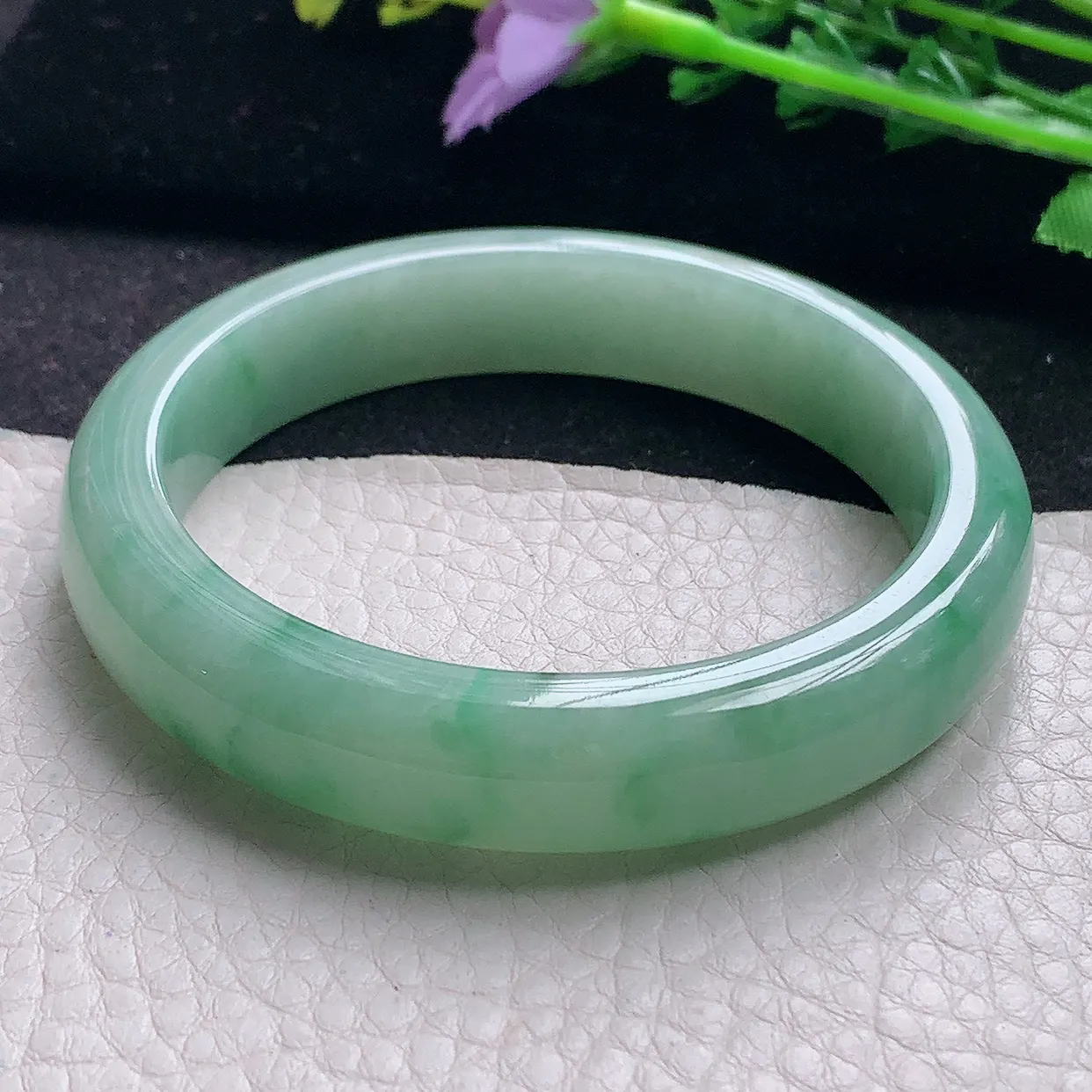 nr自然光58*12.3*8平安镯 翡翠a货玉手镯飘花宽边珠宝玉手环