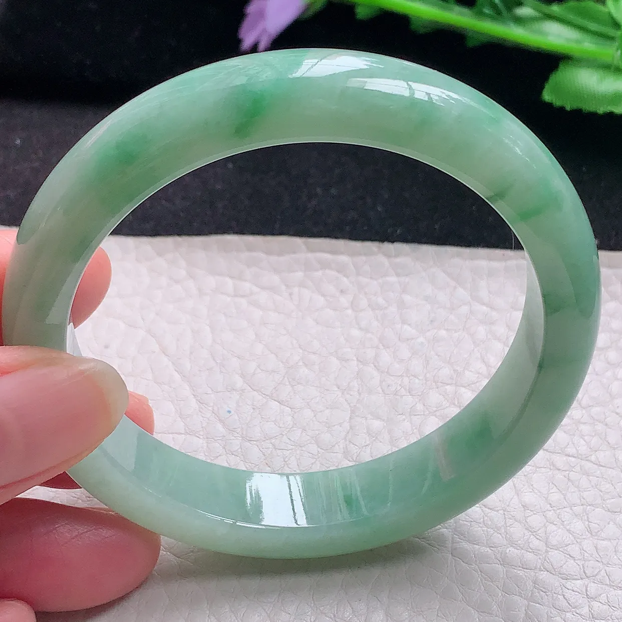 nr自然光58*12.3*8平安镯 翡翠a货玉手镯飘花宽边珠宝玉手环