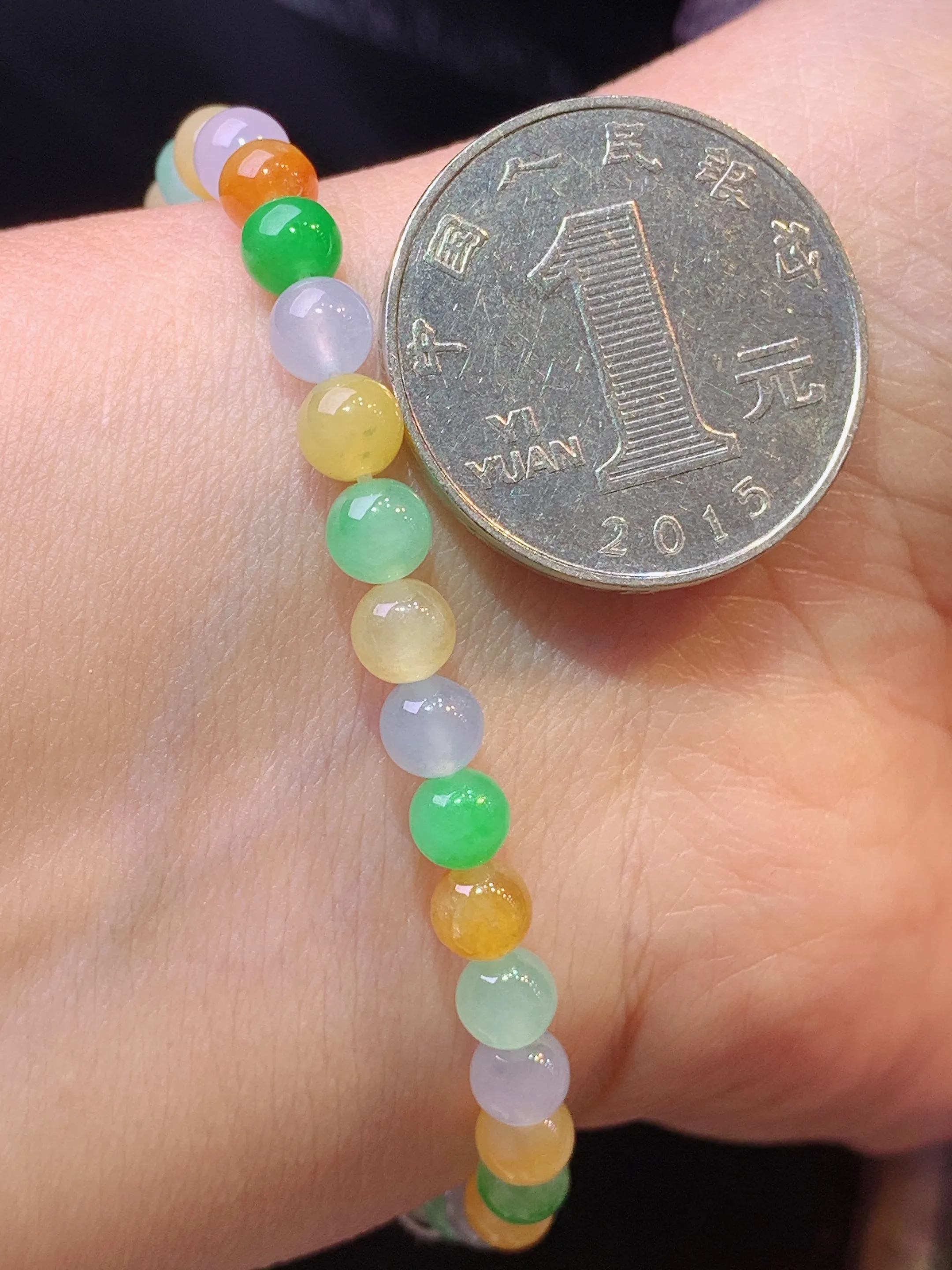 多彩圆珠手链 玉质细腻 水润亮眼 色泽艳丽 整体尺寸5