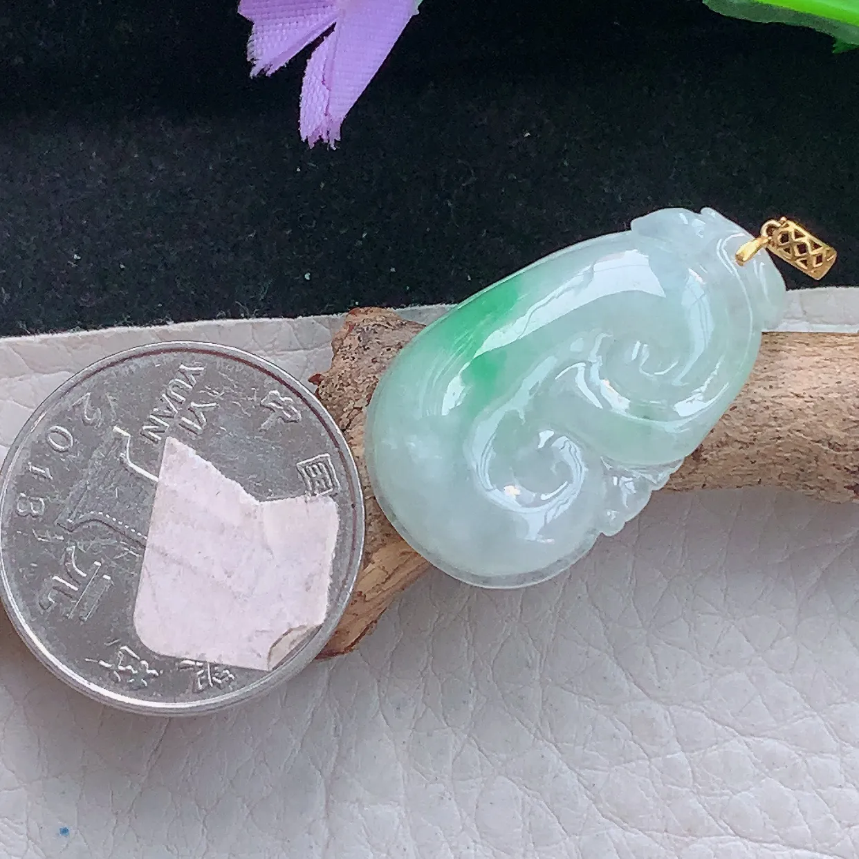 x54自然光30.6*18.8*4.3精美翡翠a货飘绿事事如意 玉如意玉吊坠 玉挂件