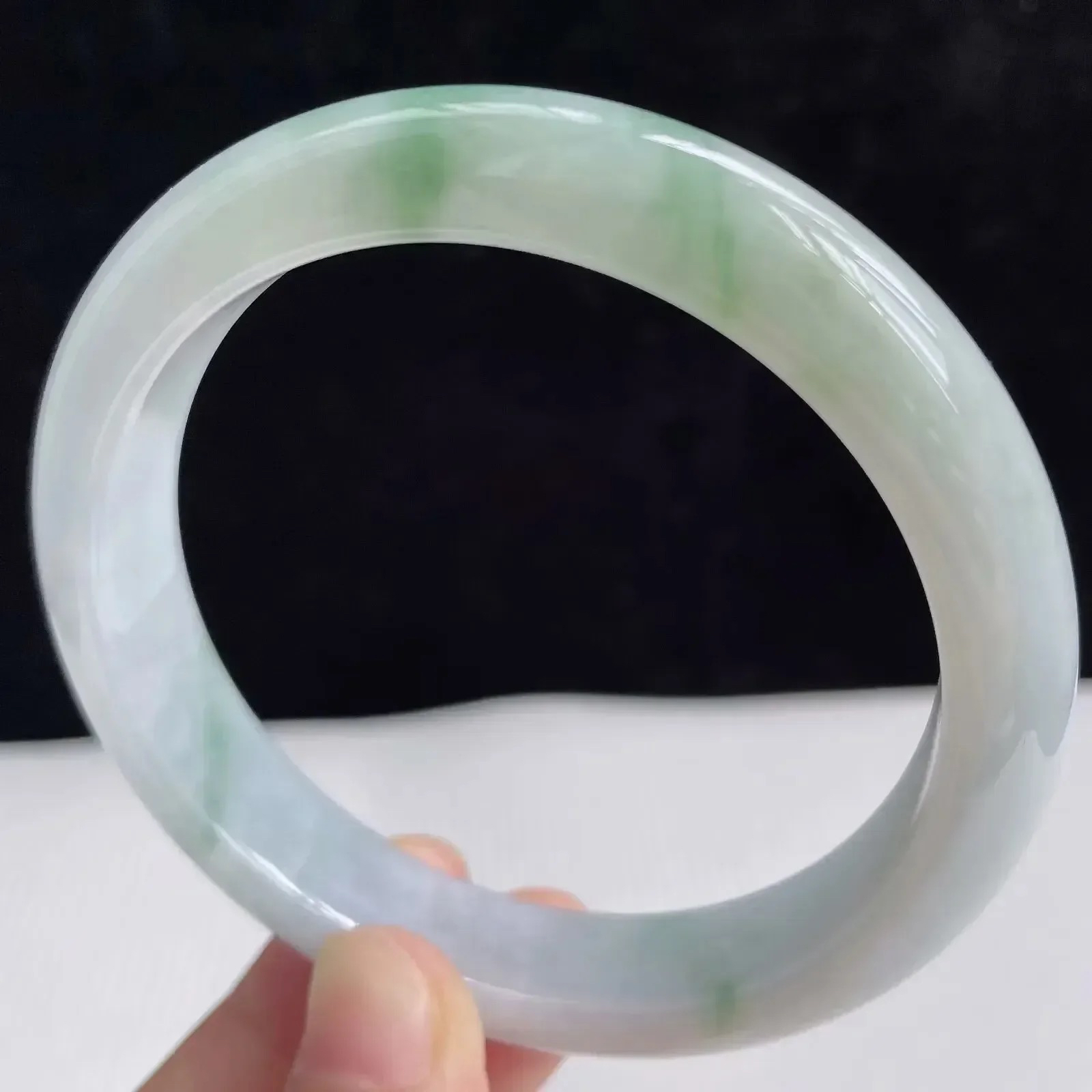 58.7圈有种有色天然翡翠A货飘绿玉手镯好种水春彩水润手镯53.06g